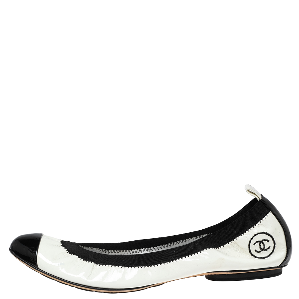 

Chanel Black/White Patent Leather CC Cap Toe Ballet Flats Size