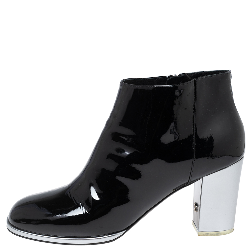 

Chanel Black Patent Leather CC Ankle Boots Size