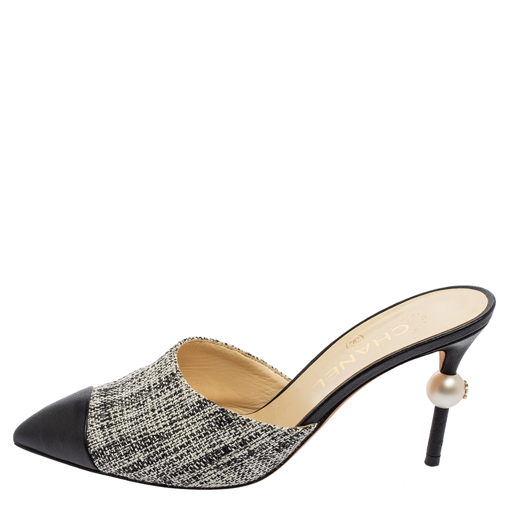 

Chanel Black/White Leather And Tweed Fabric CC Mules Size