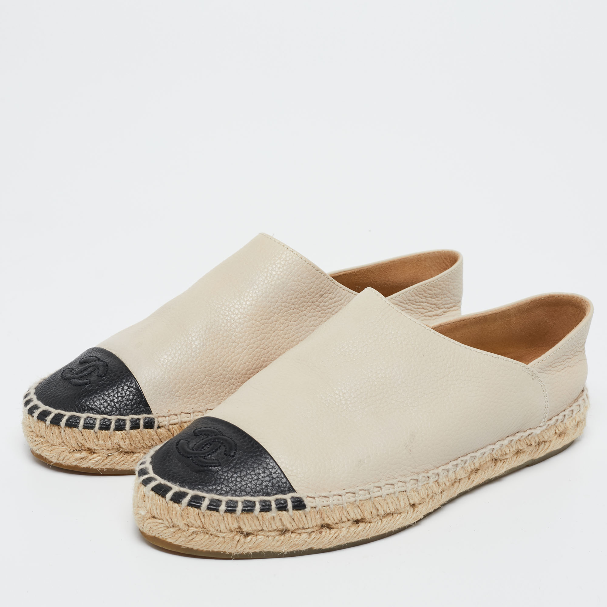 

Chanel Black/Cream Leather CC Cap Toe Espadrille Flats Size