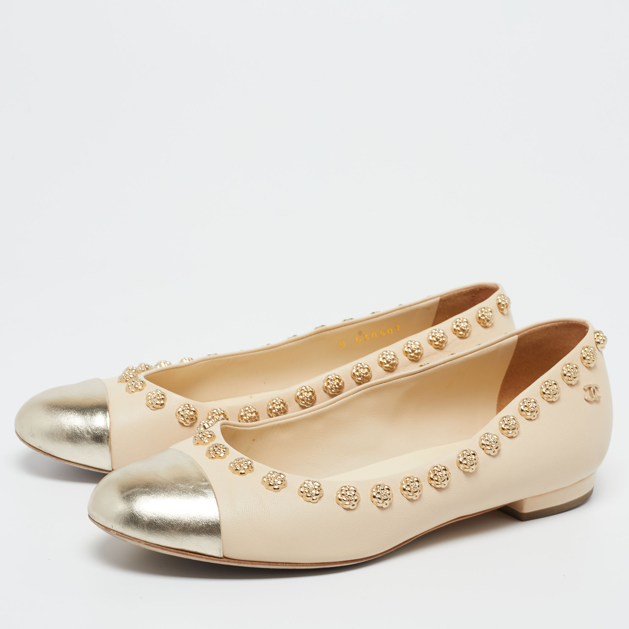 

Chanel Beige/Gold Leather CC Cap Toe Camellia Studded Ballet Flats Size
