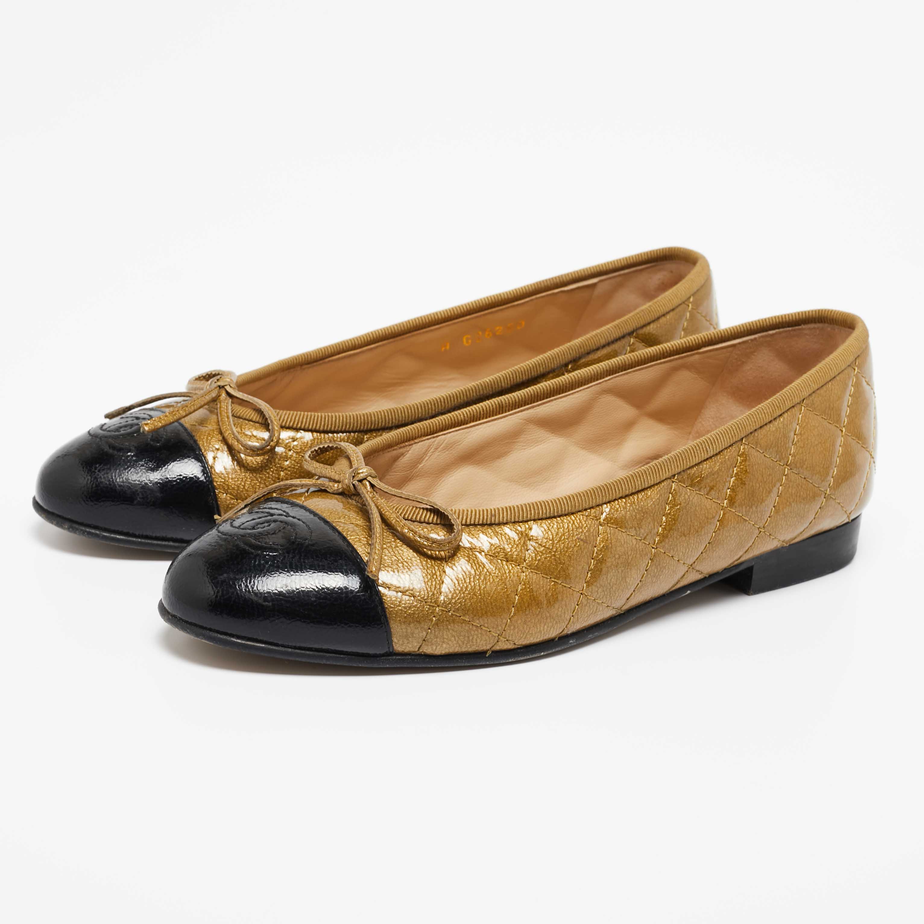 

Chanel Black/Gold Quilted Patent CC Bow Ballet Flats Size