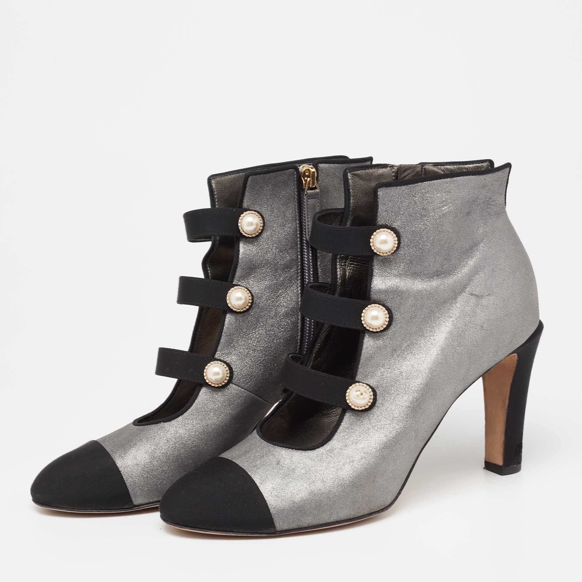 

Chanel metallic Silver/Black Leather And Canvas Faux Pearl CC Fabric Cap Toe Booties Size