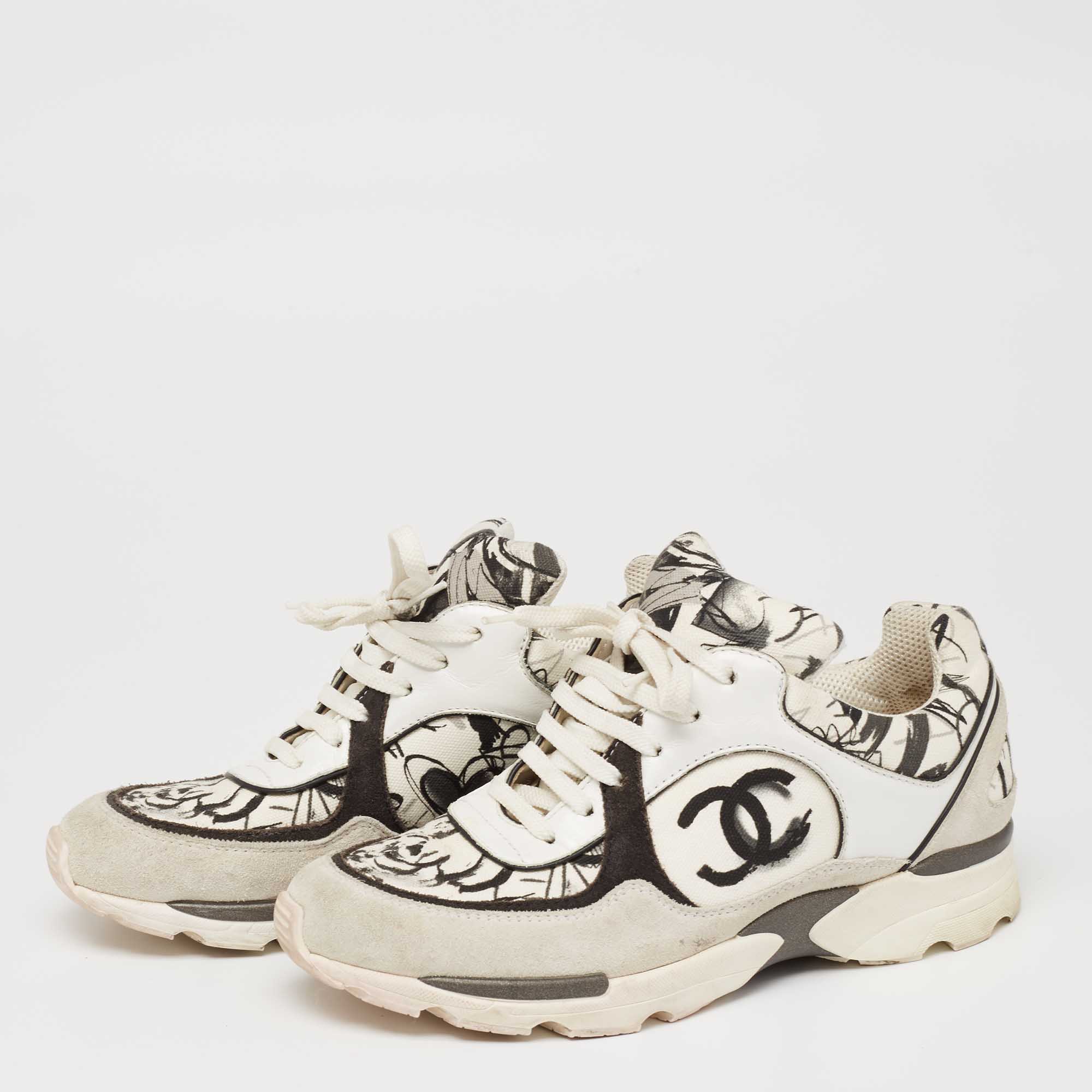

Chanel Grey/White Leather And Suede Graffiti CC Trainers Sneakers Size