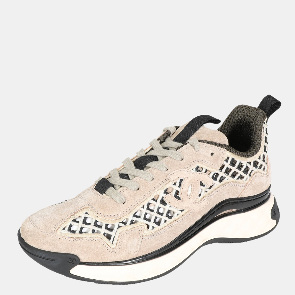 

Chanel Beige Embroidery Sneaker EU
