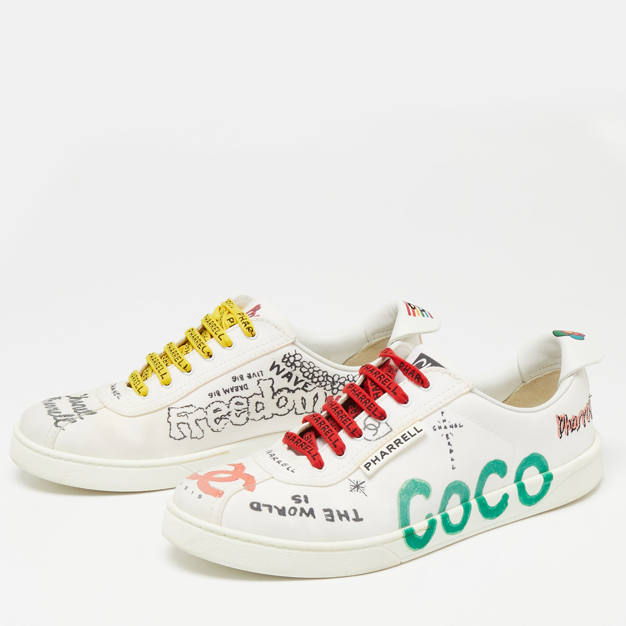 

Chanel x Pharrell White Canvas Graffiti Low-Top Sneakers Size