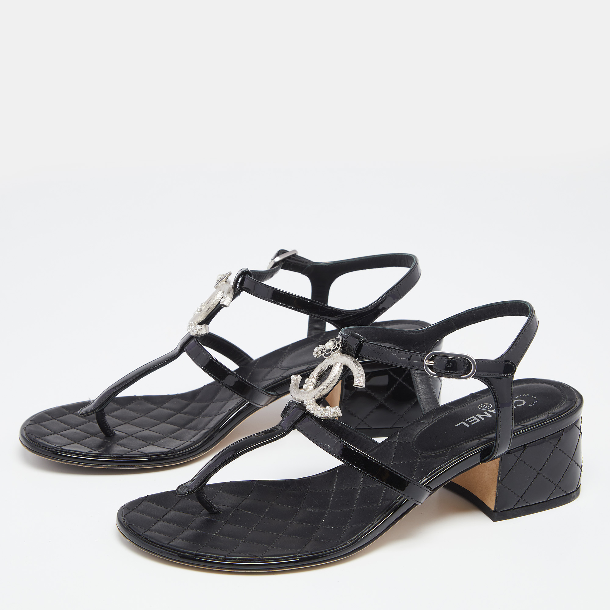 

Chanel Black Patent Leather CC Logo Thong Sandals Size
