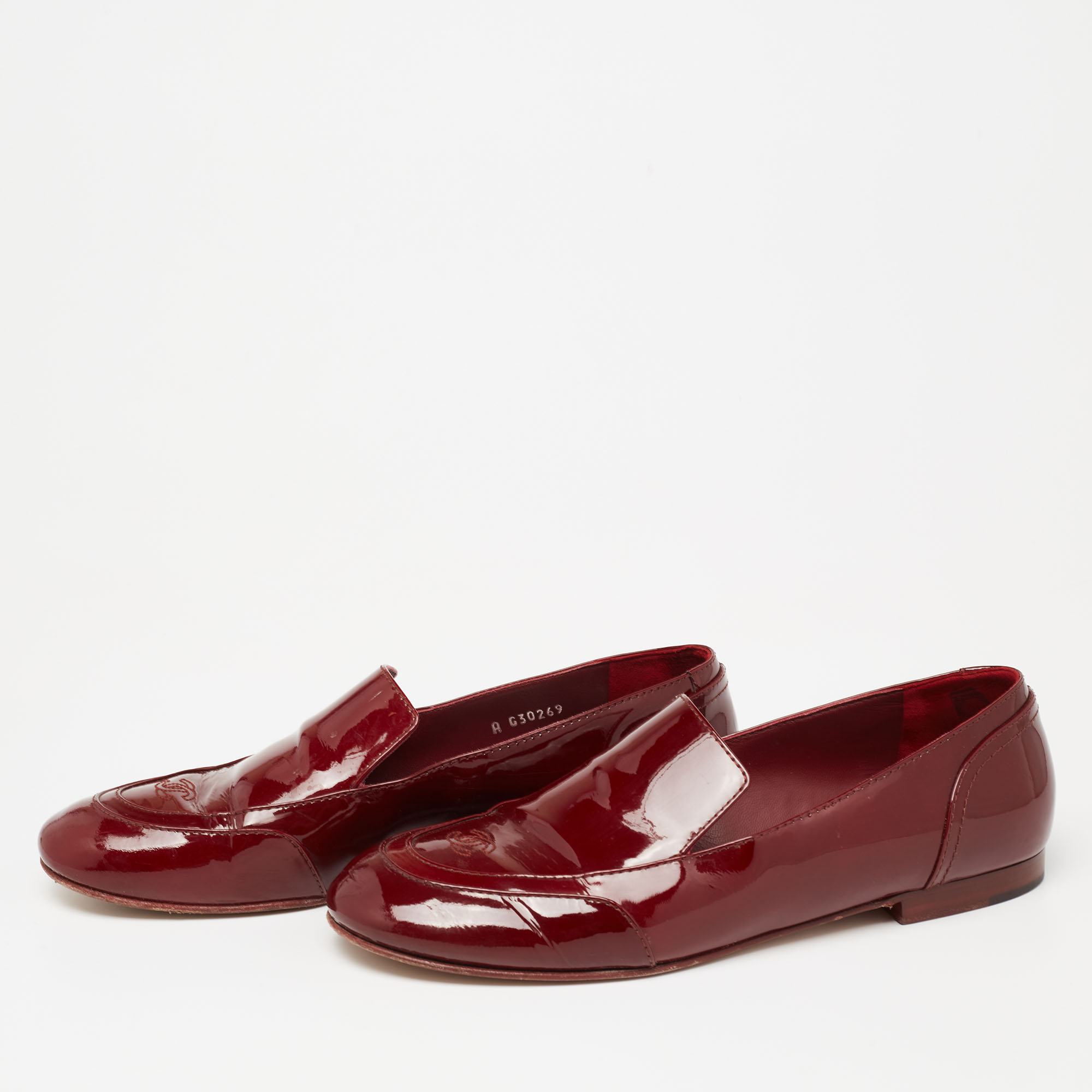 

Chanel Burgundy Patent Leather CC Loafers Size