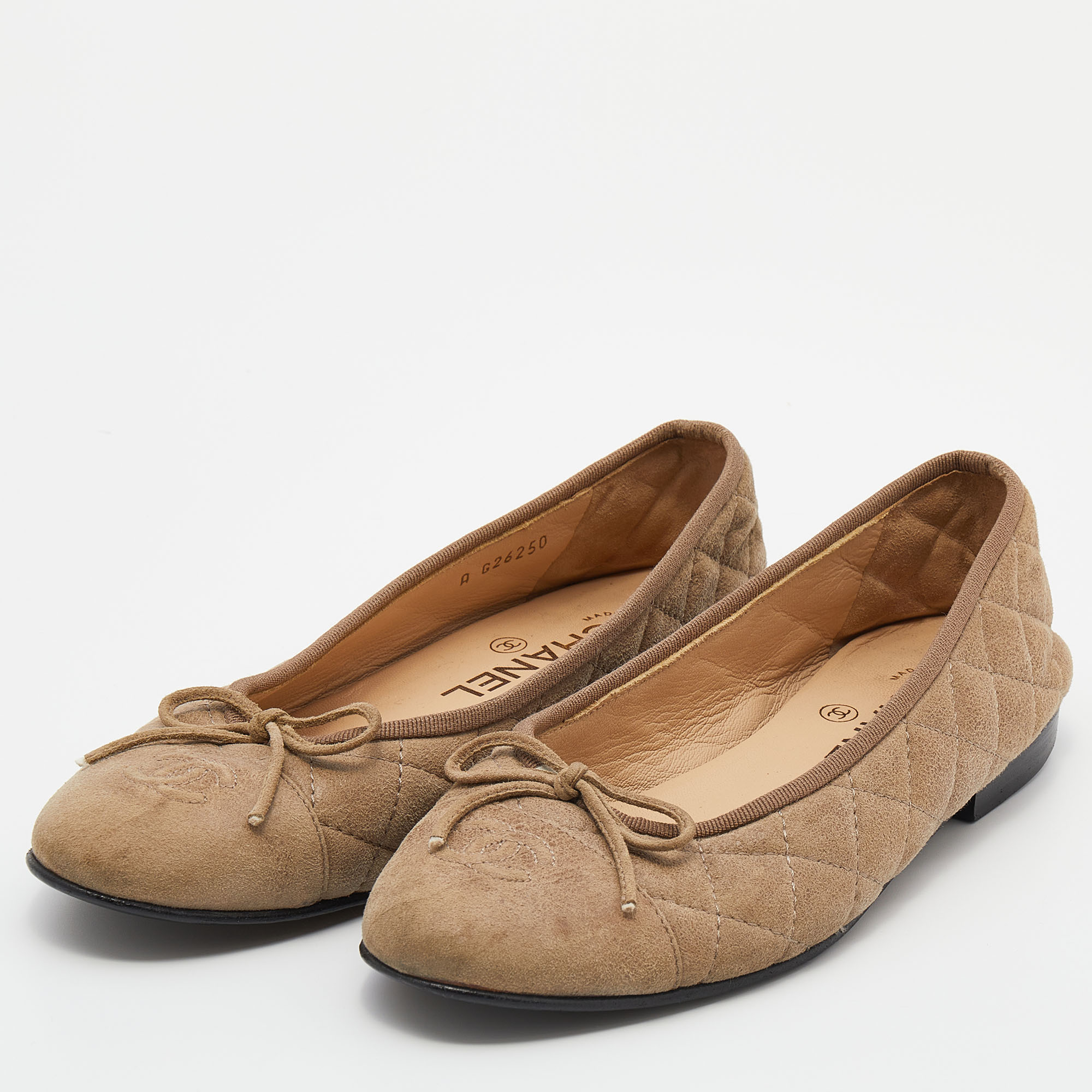 

Chanel Beige Quilted Suede CC Cap Toe Bow Ballet Flats Size