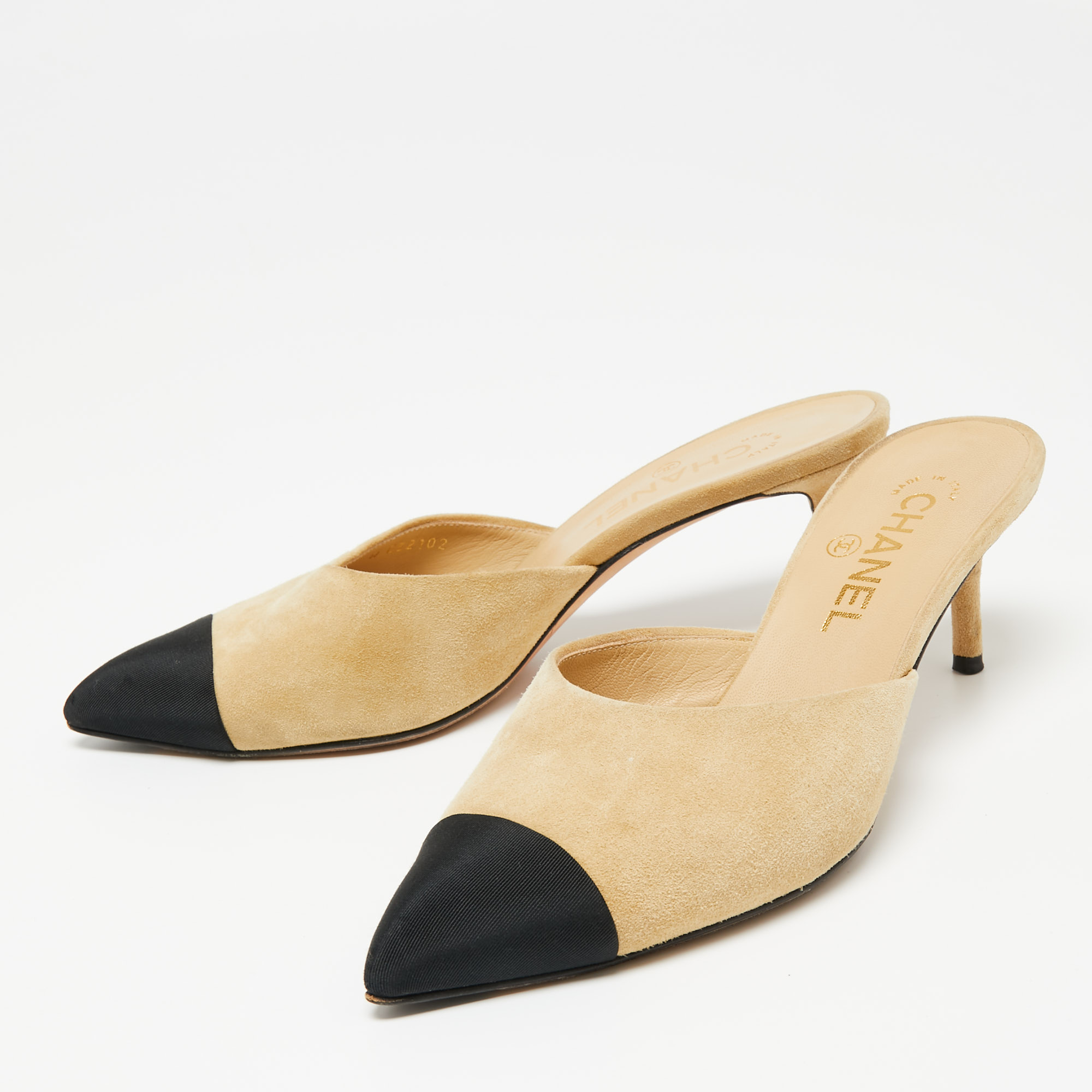 

Chanel Beige/Black Suede And Canvas Mule Sandals Size