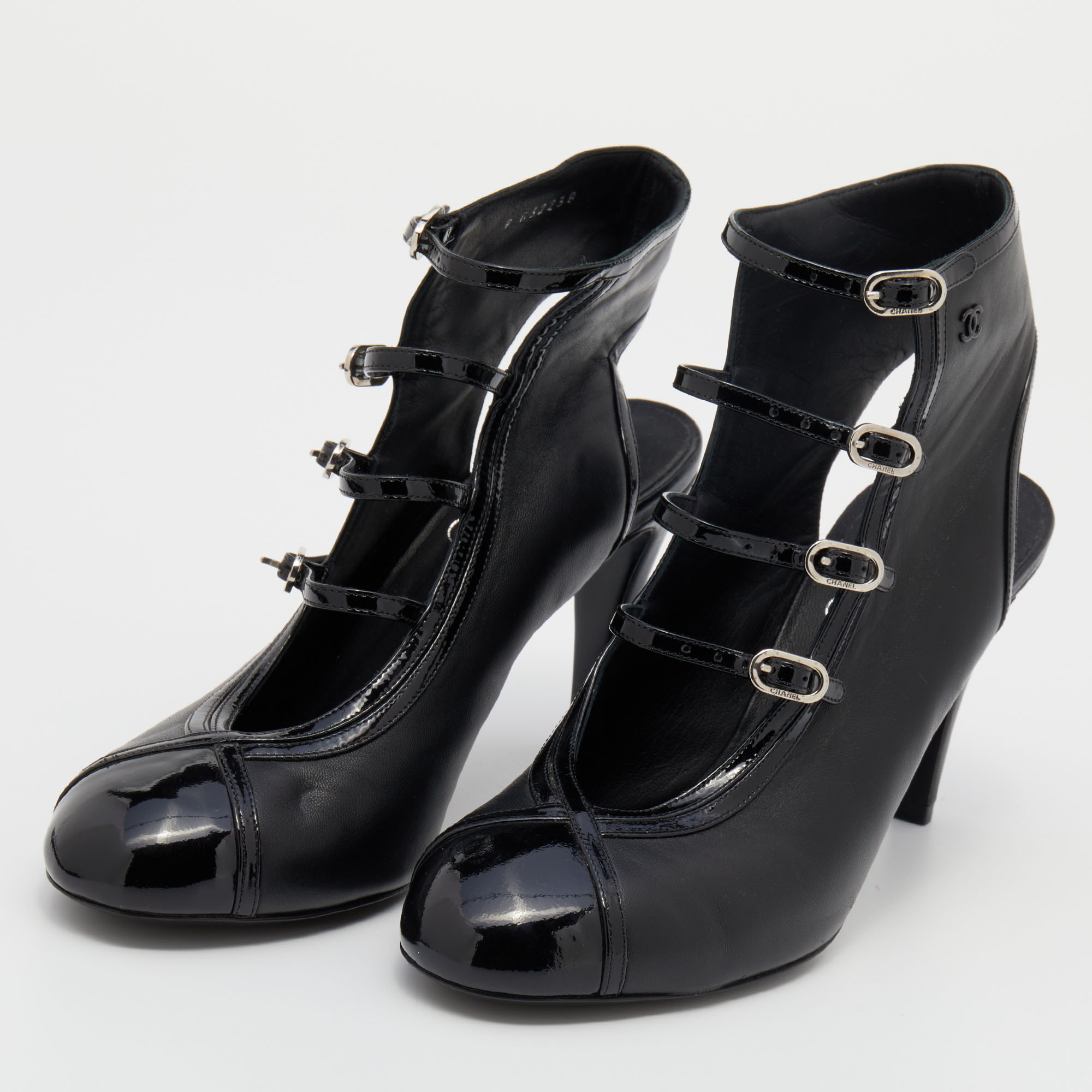 

Chanel Black Patent Leather And Leather CC Buckle Detail Ankle Booties Size