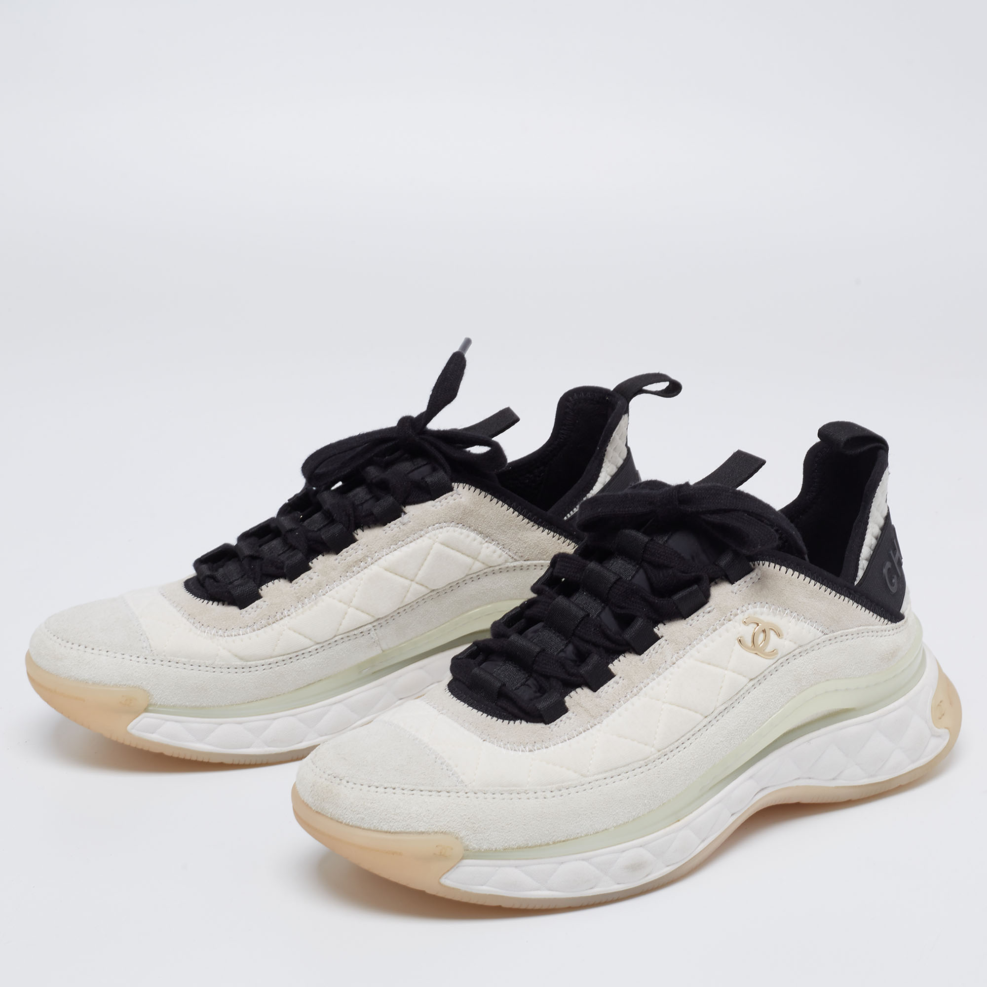 

Chanel Grey/White Suede And Fabric CC Lace Up Sneakers Size