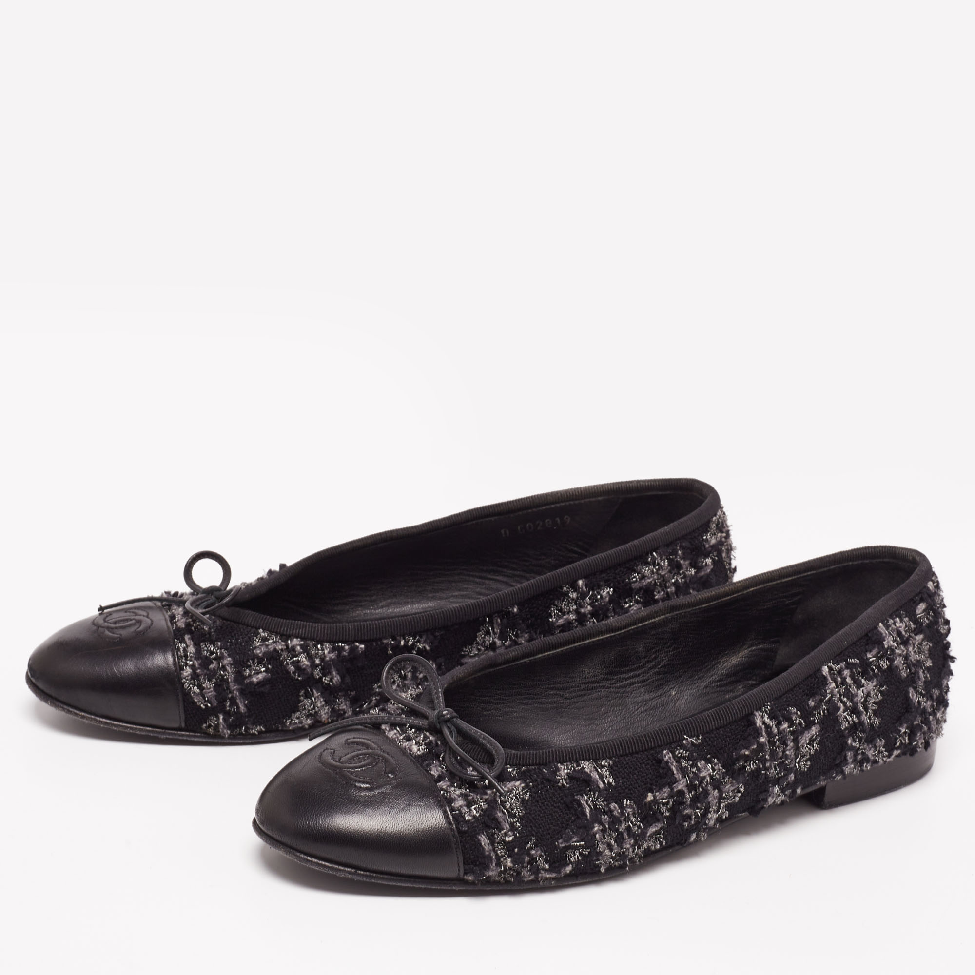 

Chanel Black Tweed and Leather Bow CC Cap-Toe Ballet Flats Size