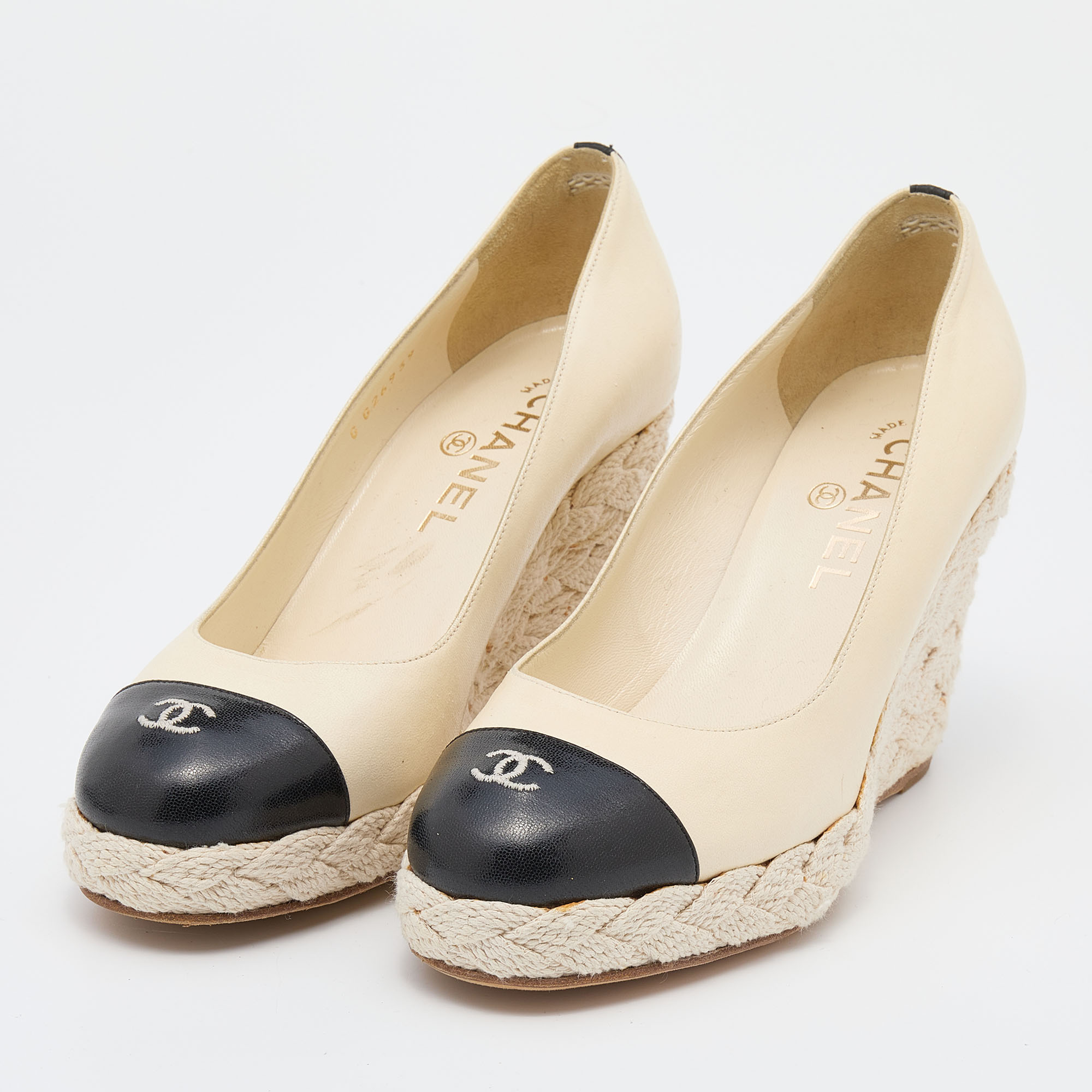 

Chanel Cream/Black Leather CC Cap Toe Wedge Espadrille Pumps Size