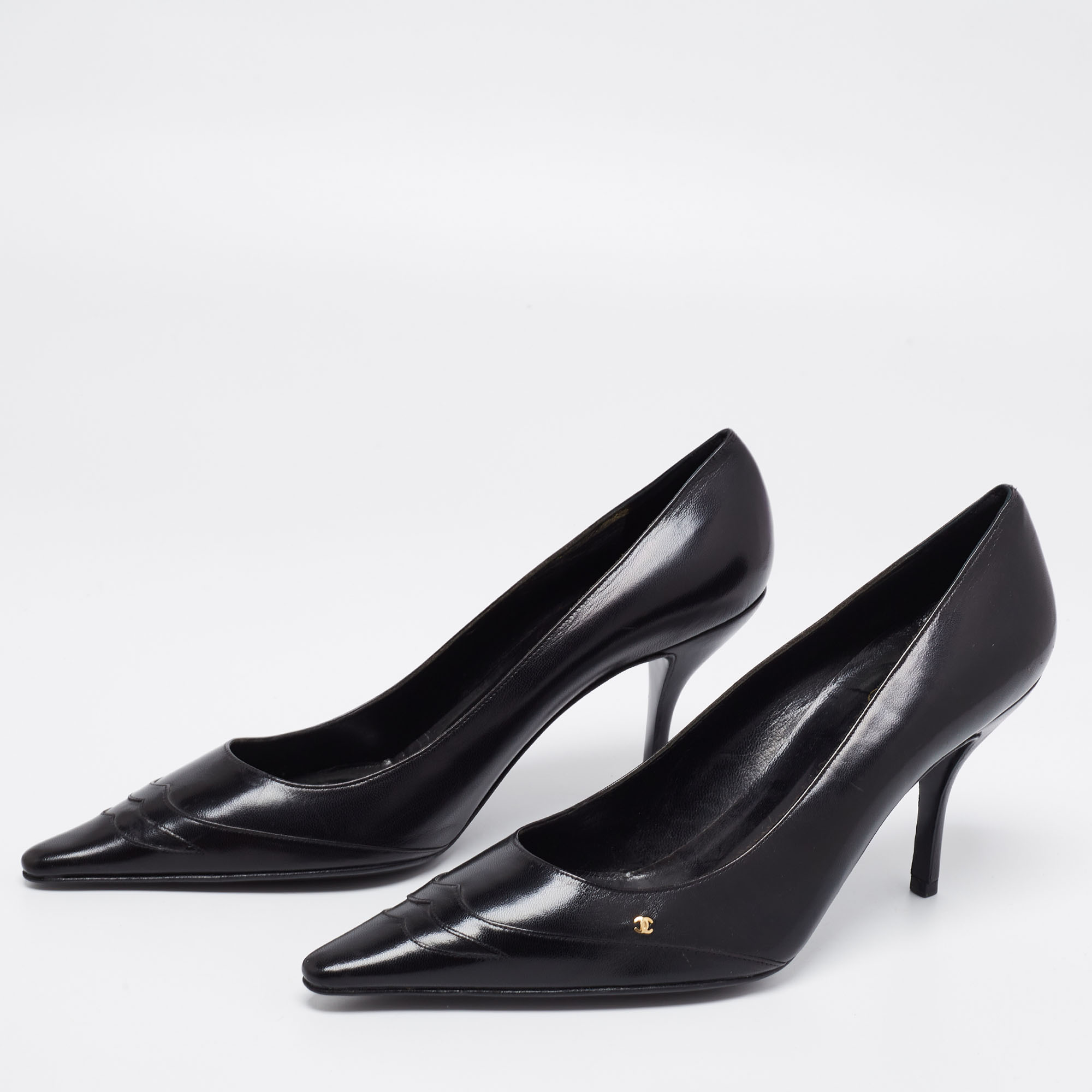 

Chanel Black Leather CC Pumps Size