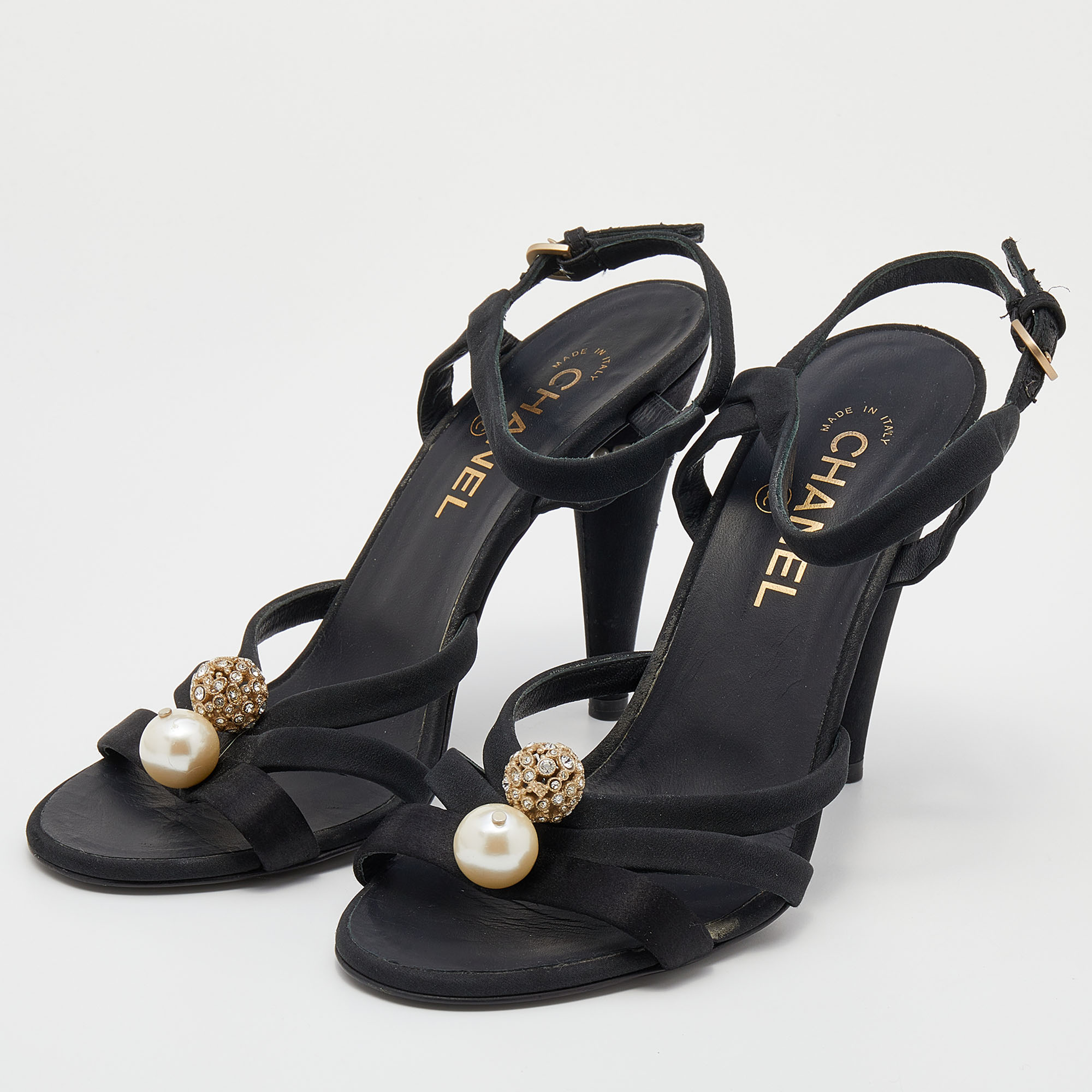

Chanel Black Satin And Fabric Embellished Strappy Sandals Size