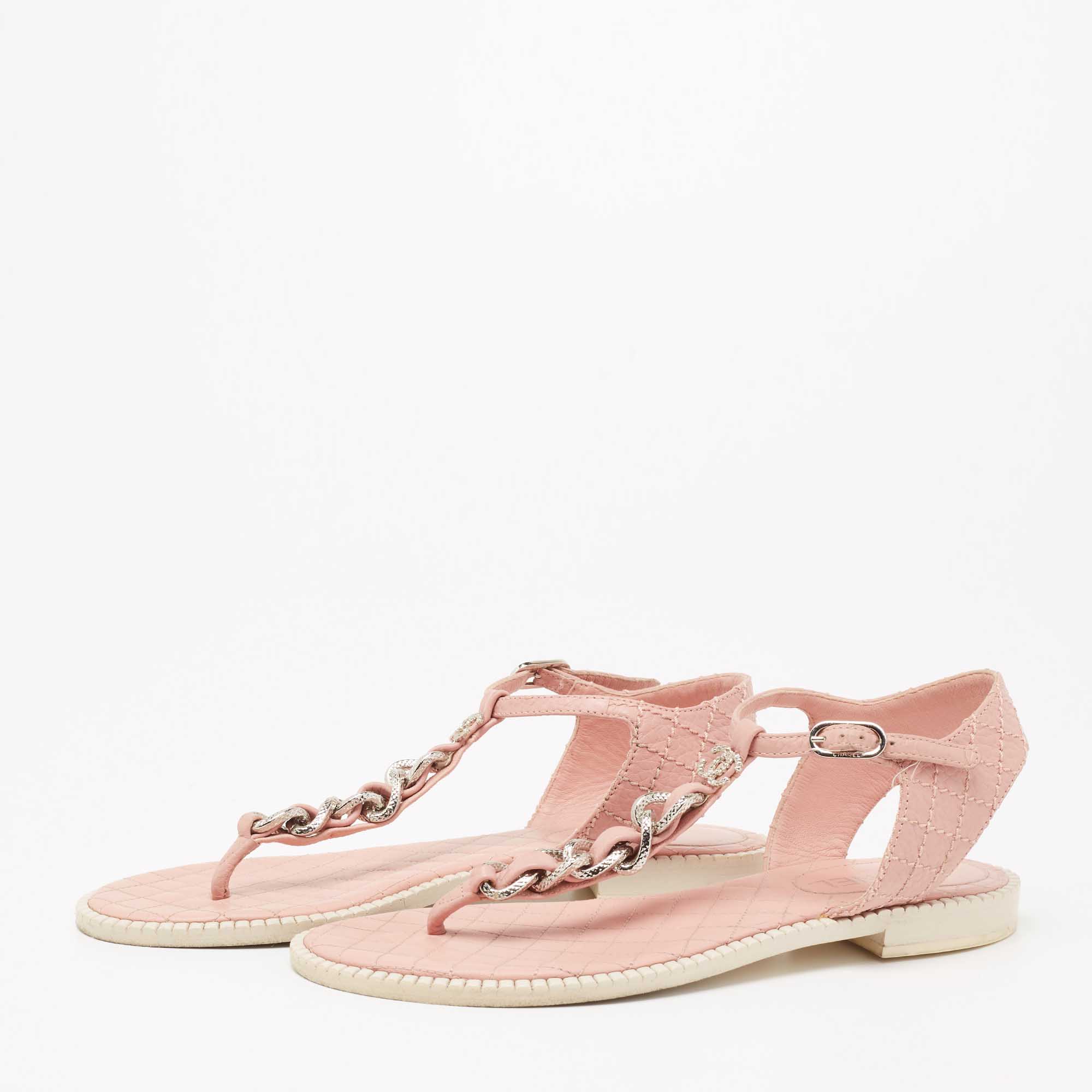 

Chanel Pink Quilted Leather Chain Link Thong Flat Sandals Size