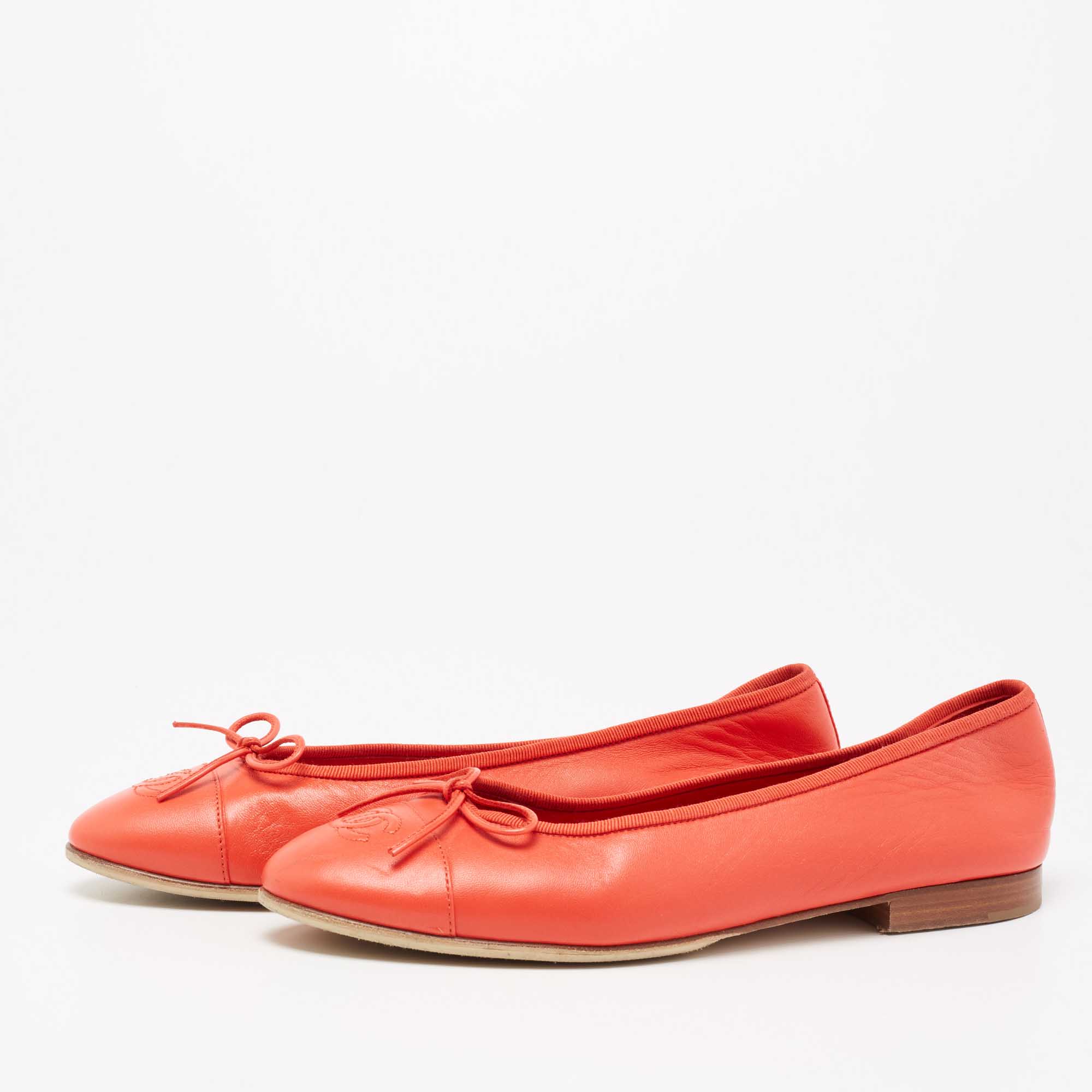 

Chanel Coral Red Leather CC Cap-Toe Bow Ballet Flats Size