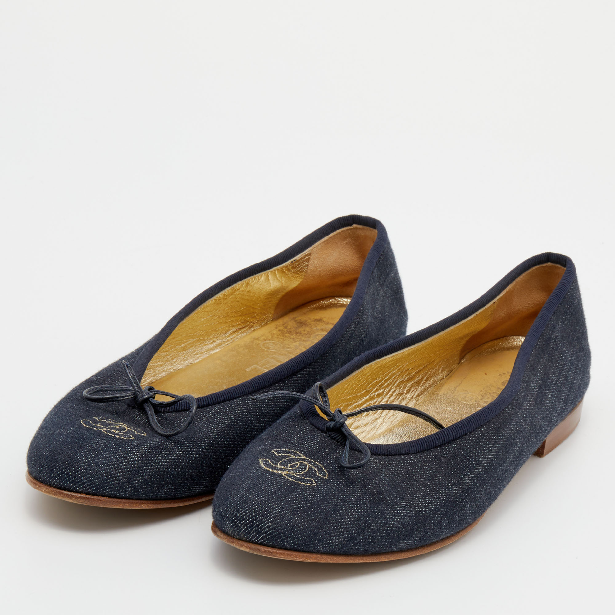 

Chanel Blue Denim CC Cap Toe Bow Ballet Flats Size