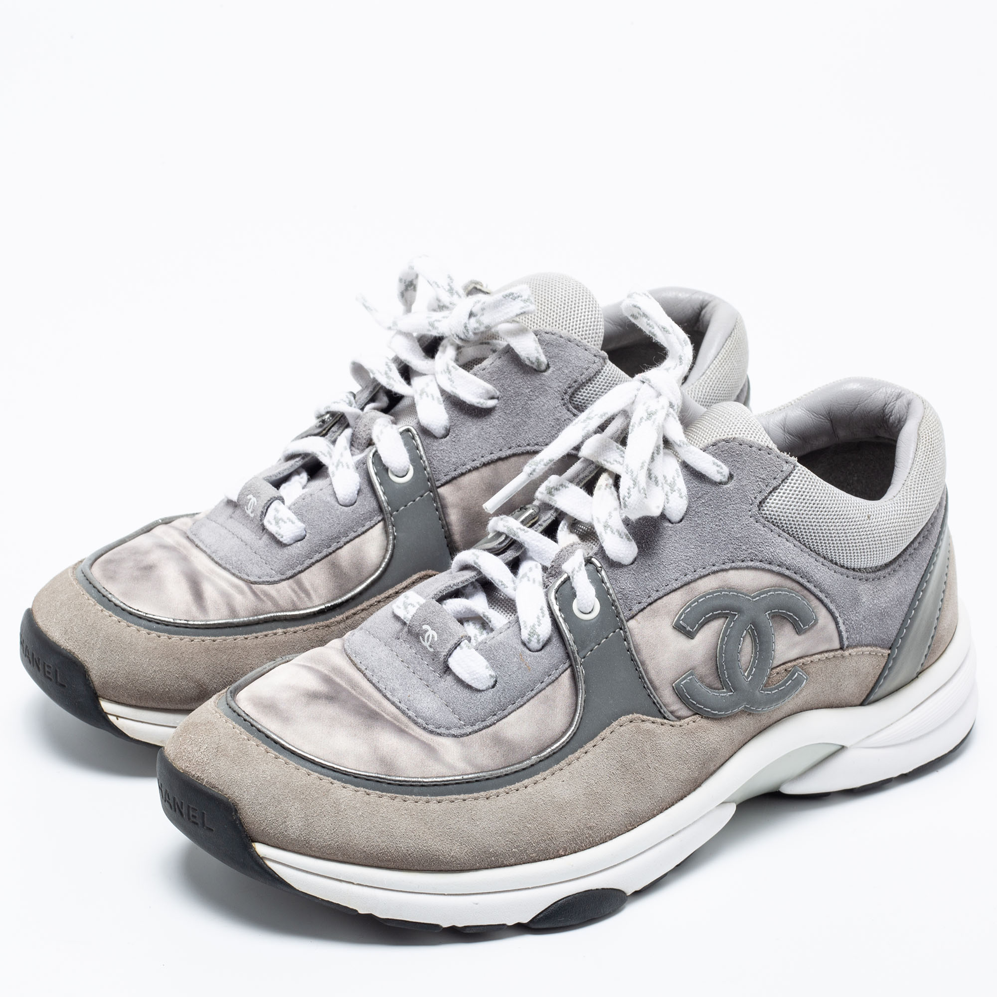

Chanel Grey Suede And Leather CC Lace Up Sneakers Size