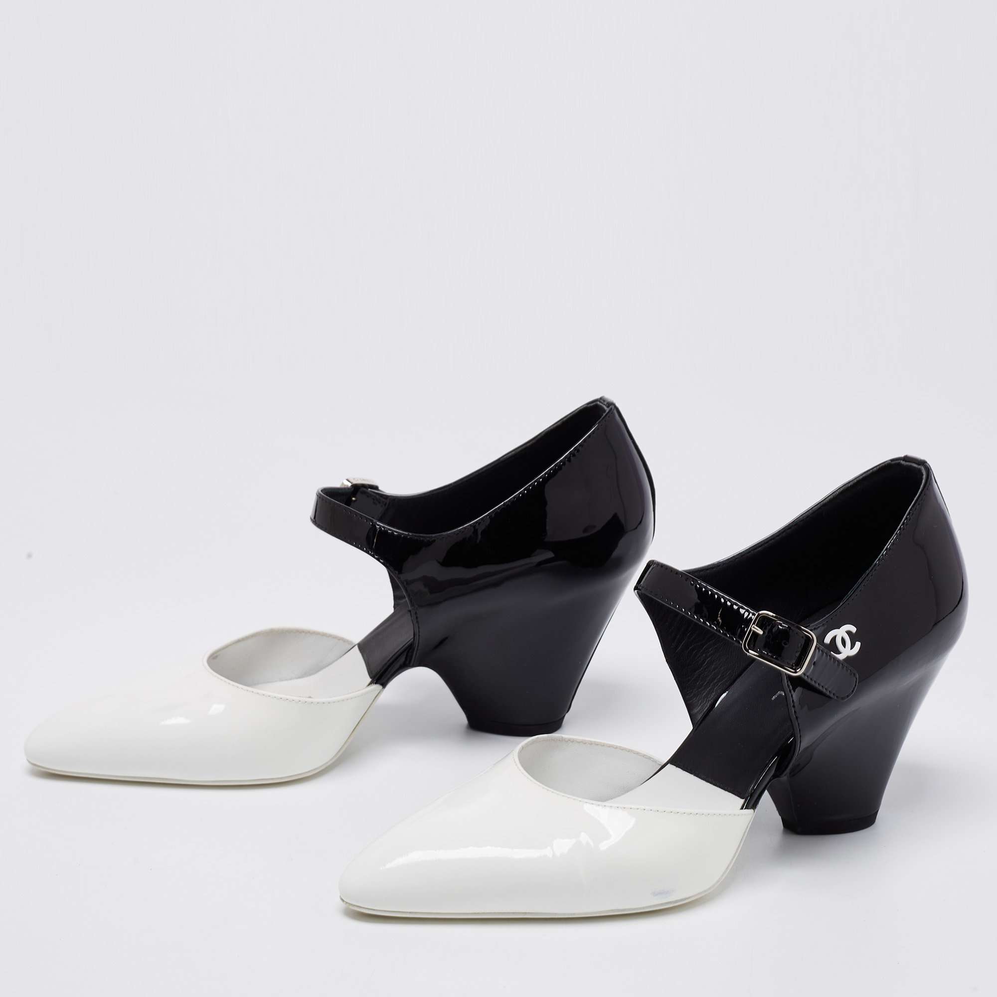 

Chanel White/Black Patent Leather CC Mary Jane Wedge Heel Pumps Size