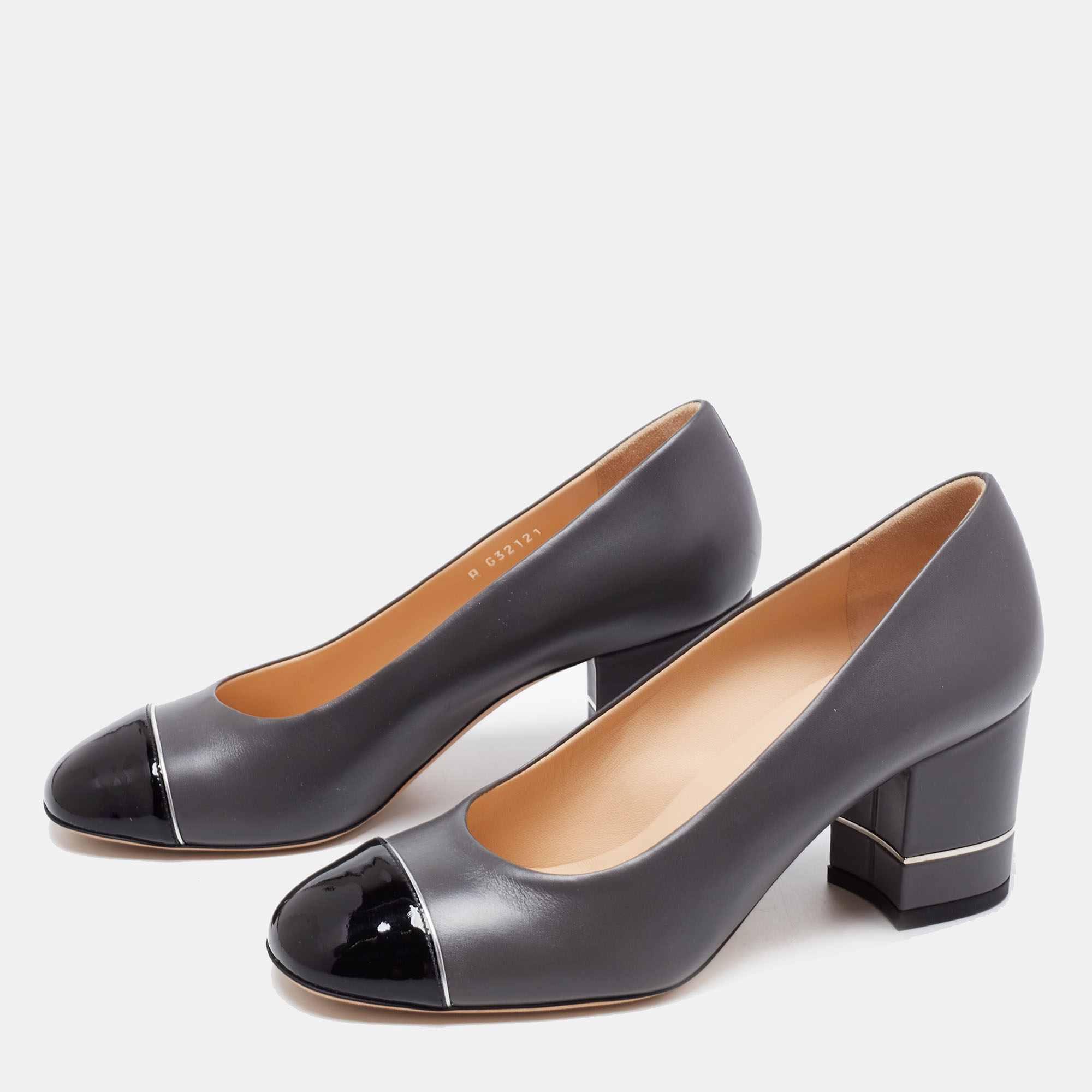 

Chanel Grey/Black Patent And Leather CC Cap Toe Block Heel Pumps Size