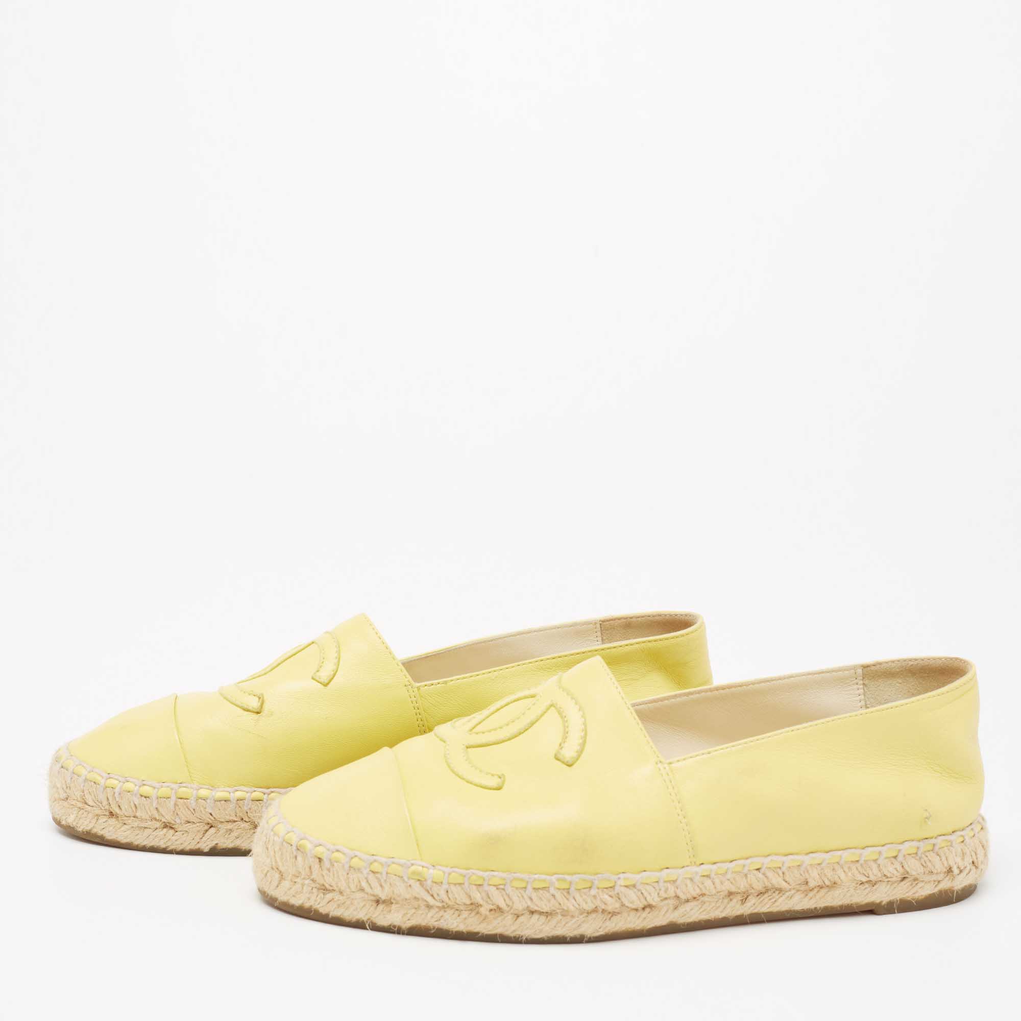 

Chanel Light Yellow Leather CC Espadrille Flats Size