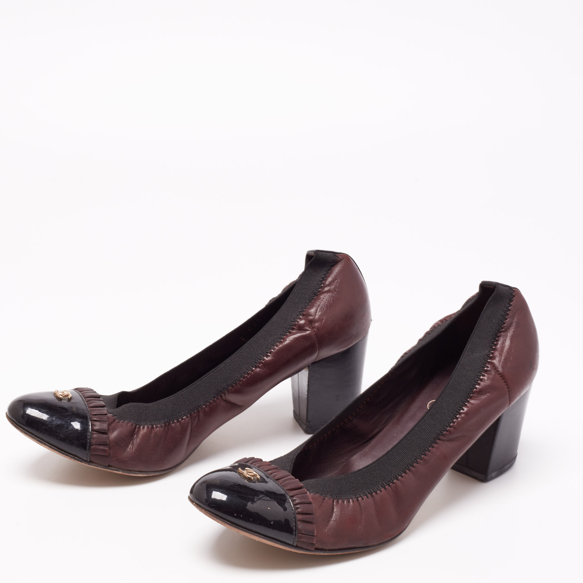 

Chanel Dark Brown/Black Leather And Patent Leather Ruffle CC Cap Toe Scrunch Block Heel Pumps Size