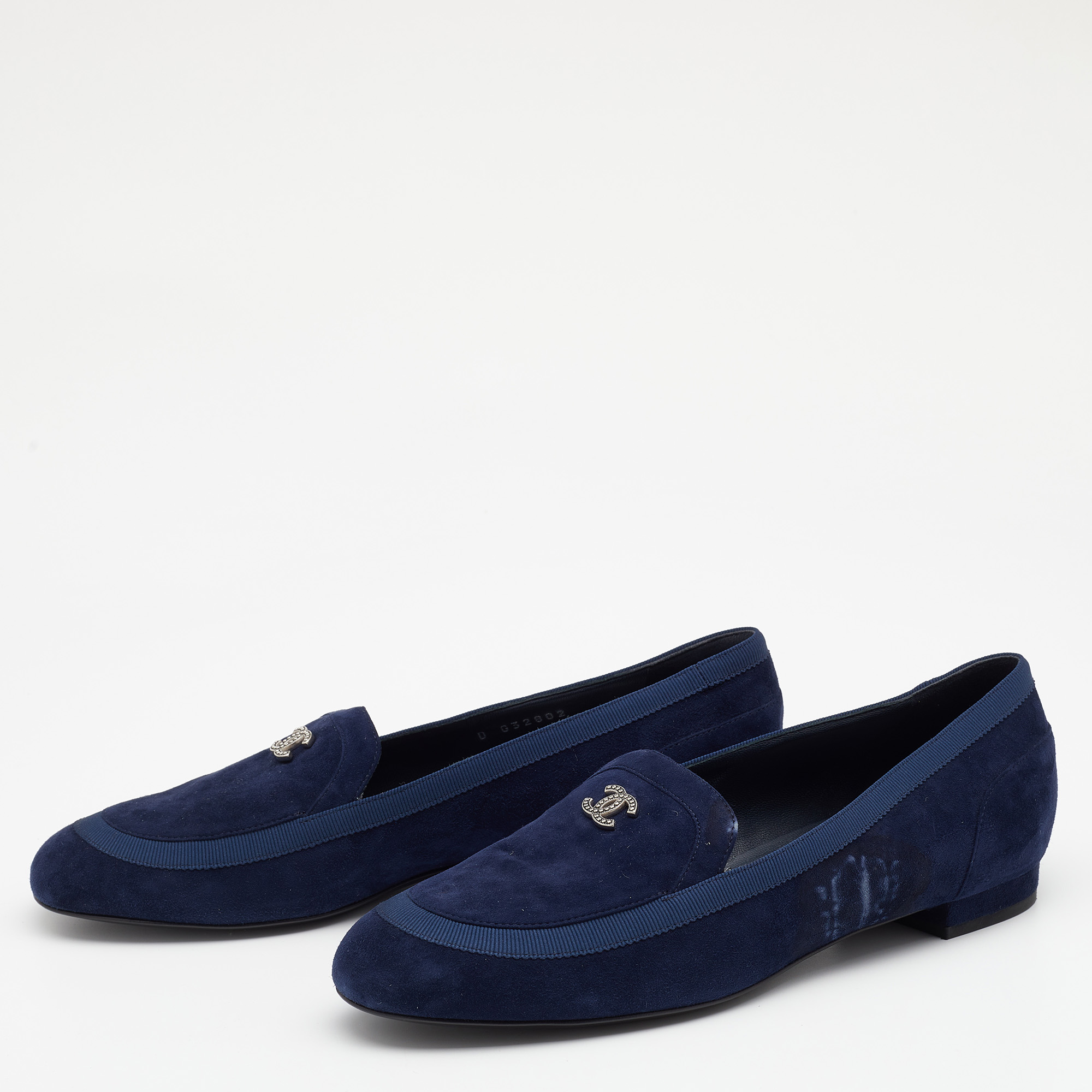 

Chanel Blue Suede CC Loafers Size