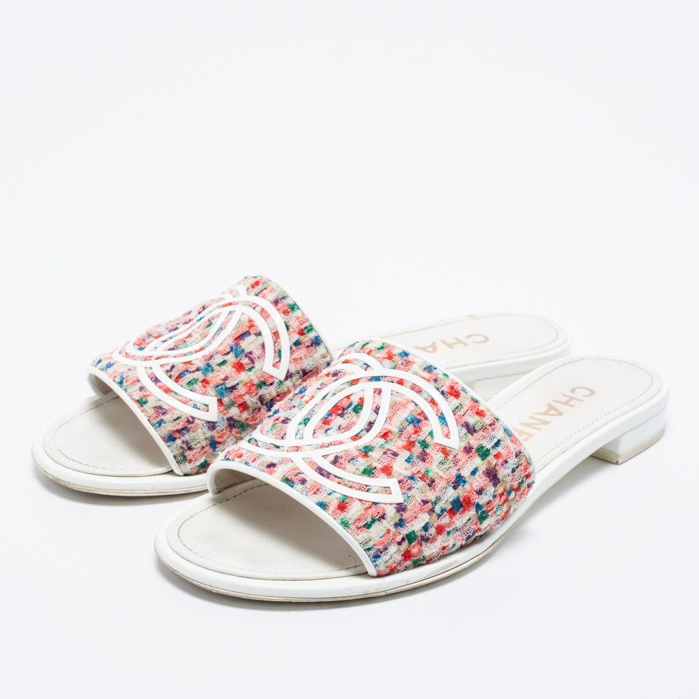 

Chanel Multicolor Fabric And Leather CC Flat Sandals Size