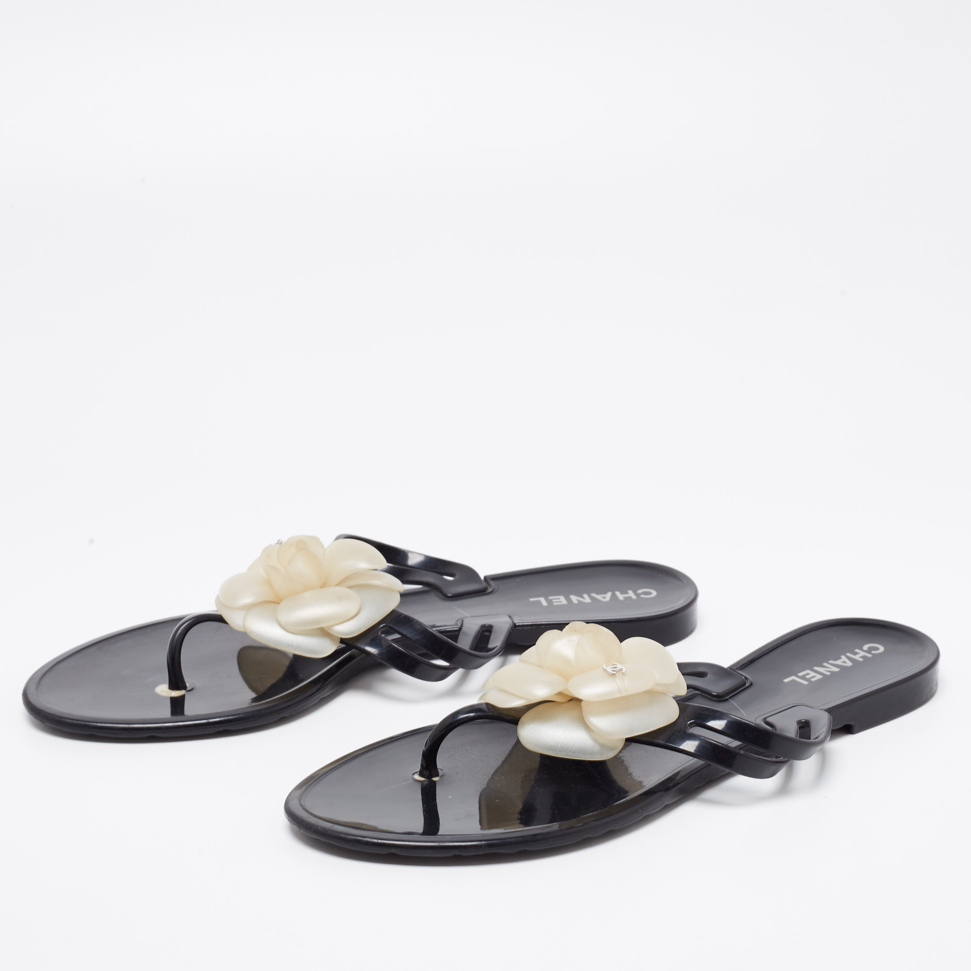 

Chanel Black Rubber Camellia Thong Sandals Size