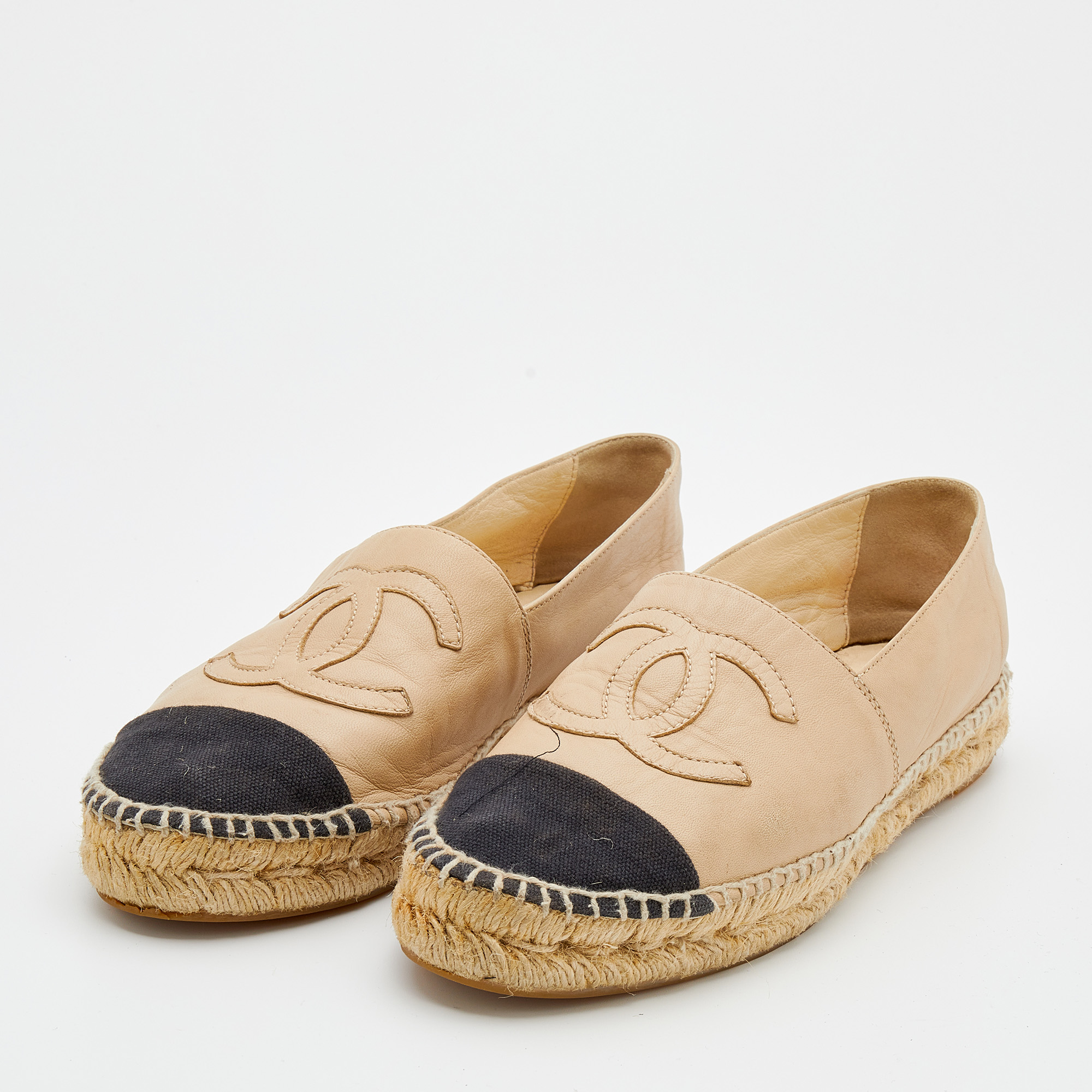 

Chanel Beige/Black Leather CC Cap Toe Espadrilles Size