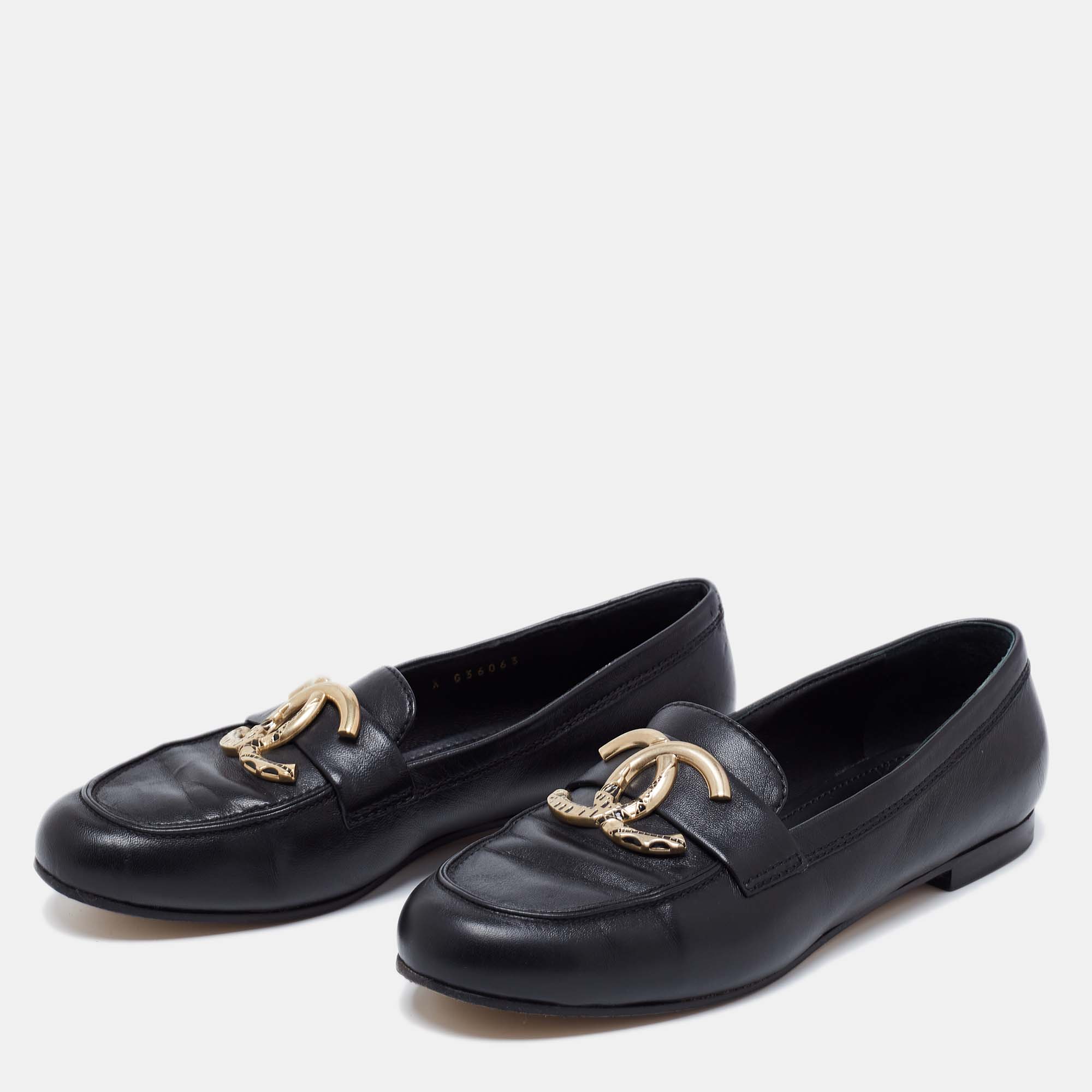 

Chanel Black Leather Metal CC Slip On Loafers Size