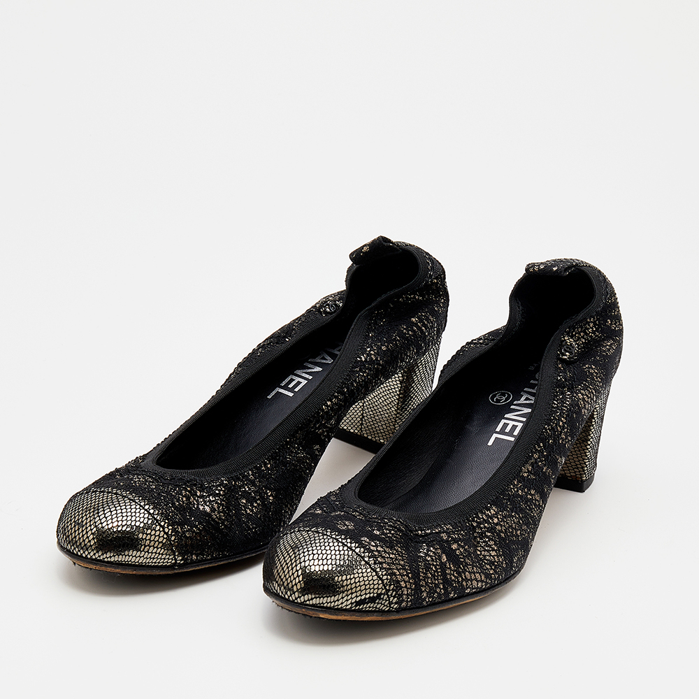 

Chanel Black/Metallic Knit Fabric And Suede Cap Toe Scrunch Pumps Size