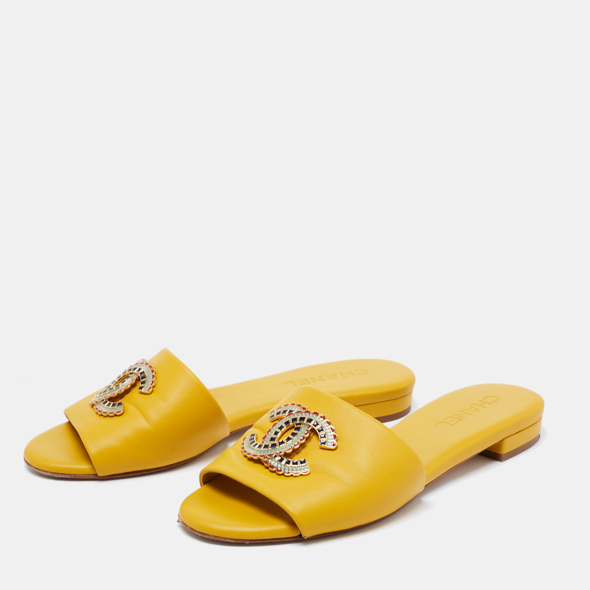 

Chanel Yellow Leather CC Embellished Flats Size