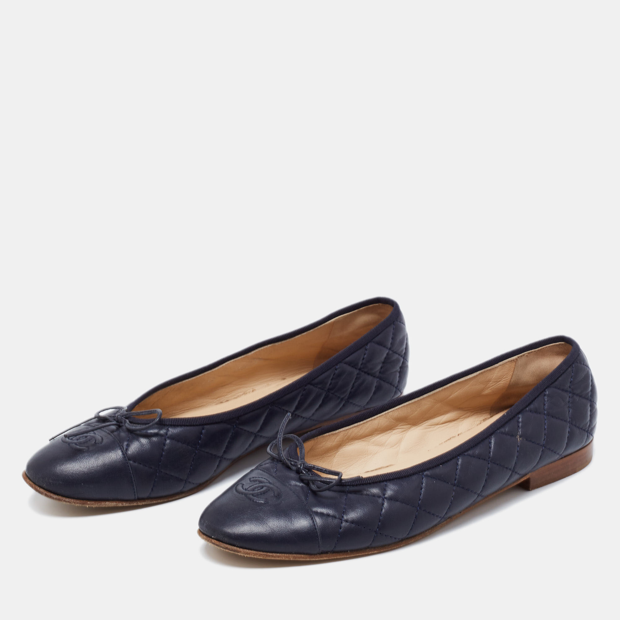 

Chanel Navy Blue Quilted Leather CC Cap Toe Bow Ballet Flats Size