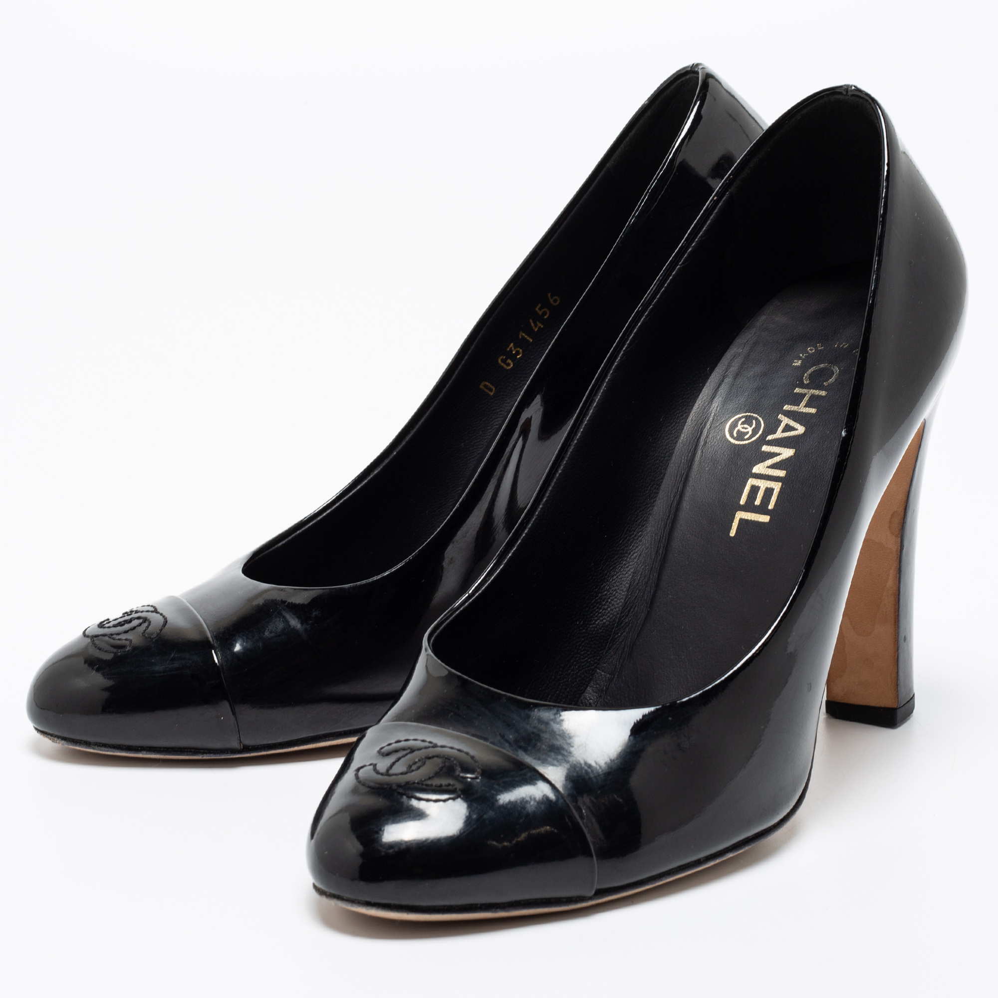 

Chanel Black Patent Leather CC Cap-Toe Pumps Size