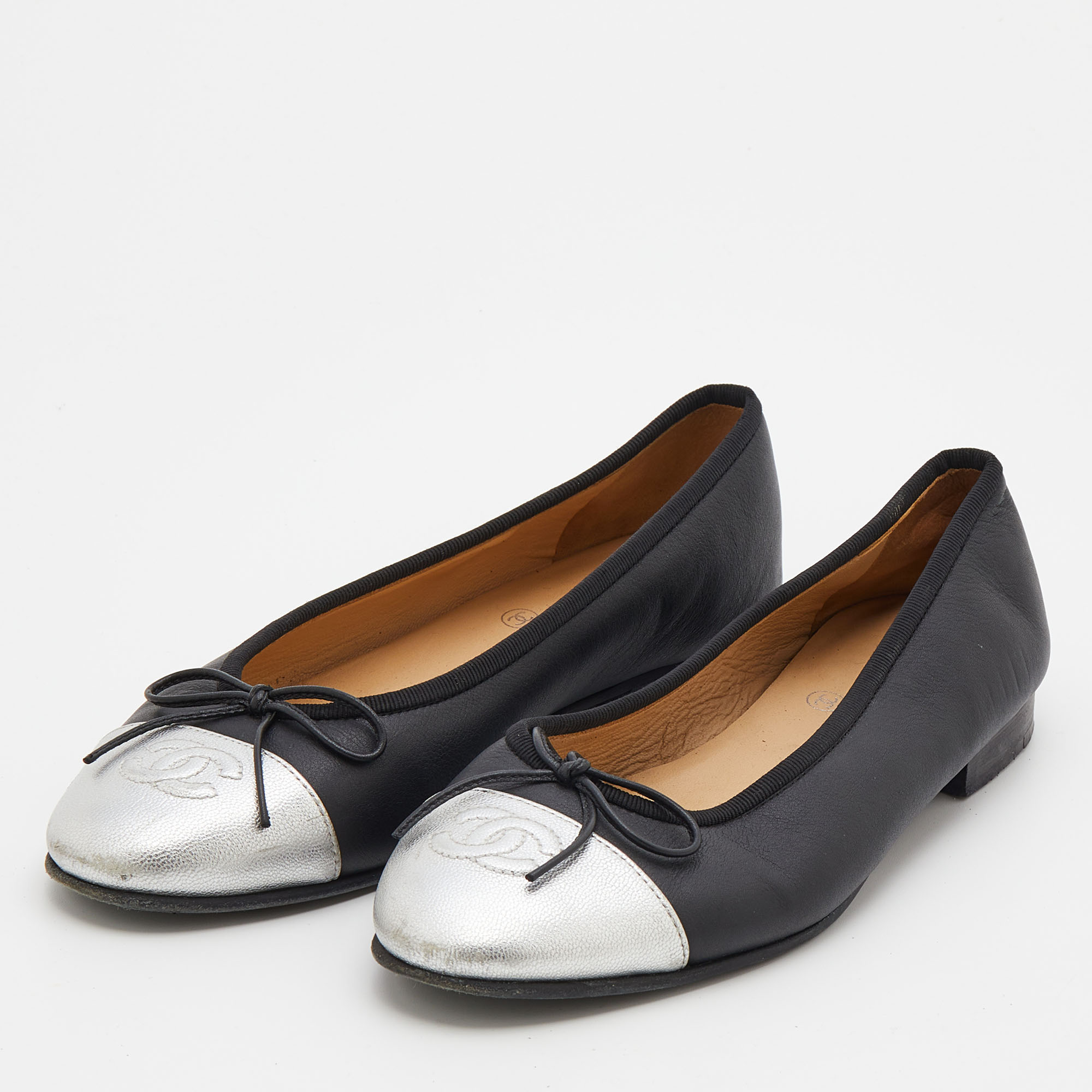 

Chanel Black/Silver Leather CC Cap Toe Ballet Flats Size