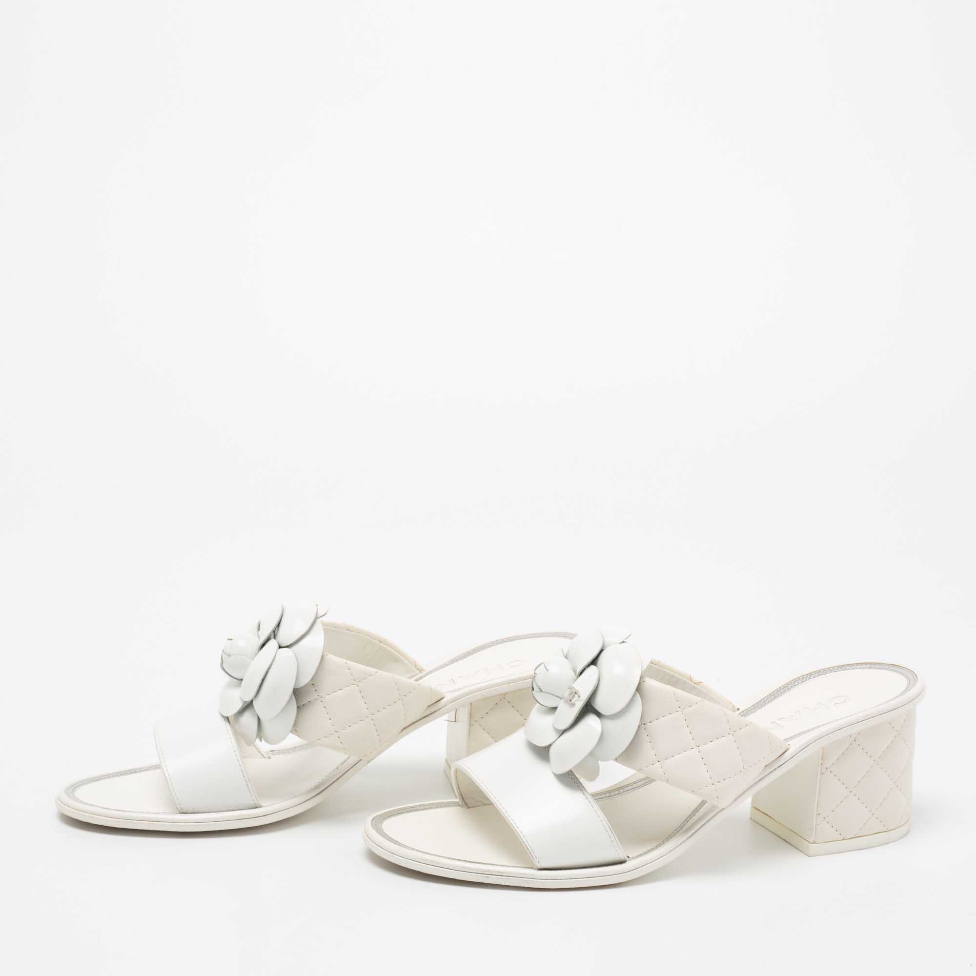 

Chanel White Leather Camelia Block Heel Slide Sandals Size