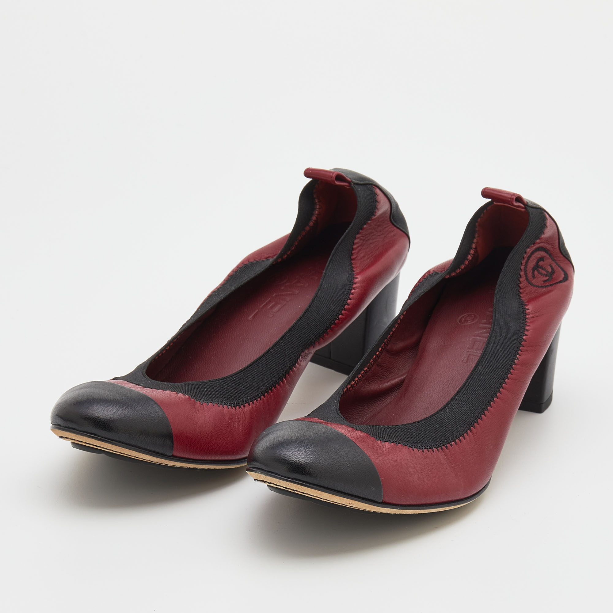 

Chanel Red Leather Cap Toe Scrunch Pumps Size