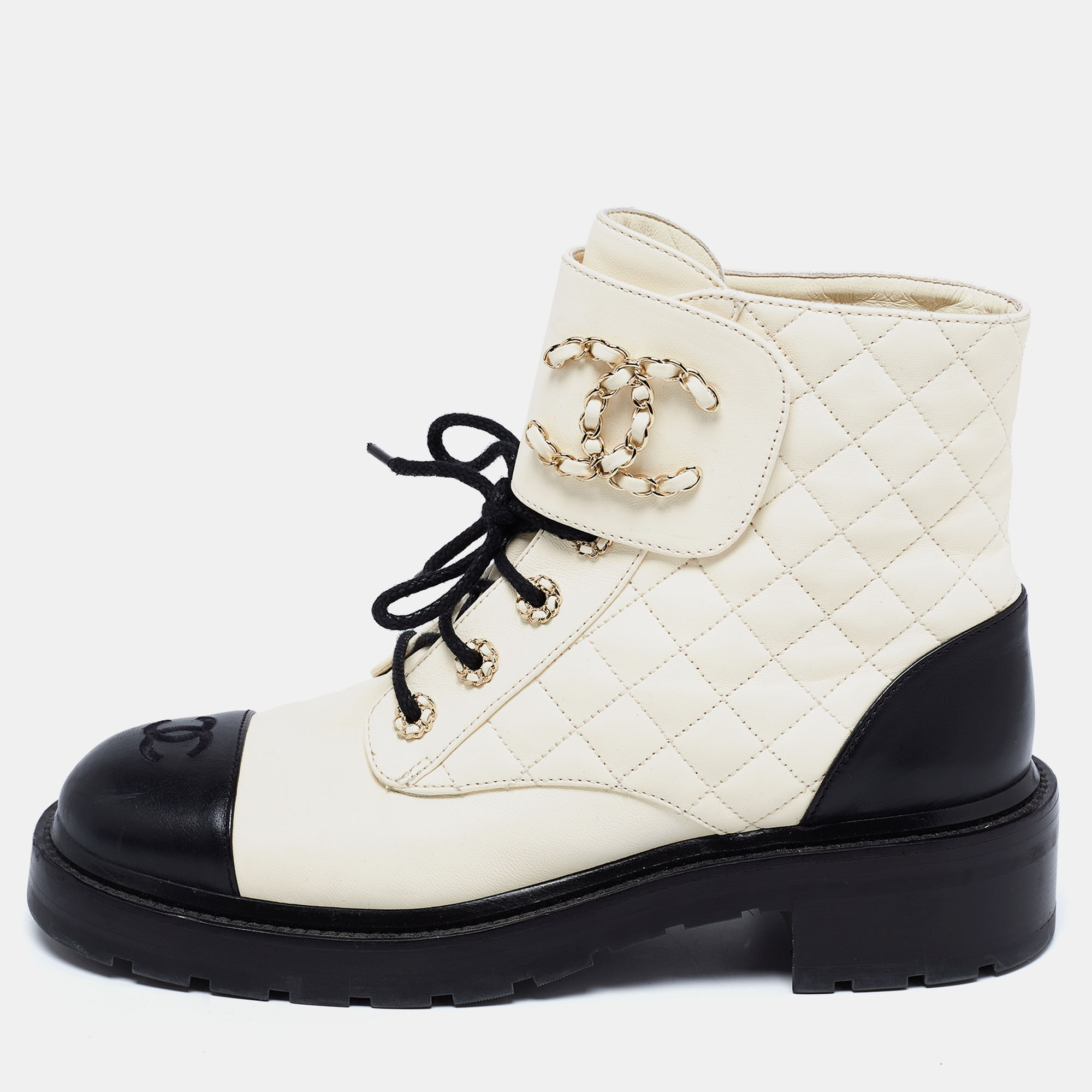 Pre-owned White/black Quilted Leather Cc Cap Toe Chain Link Logo Combat  Boots Size 41