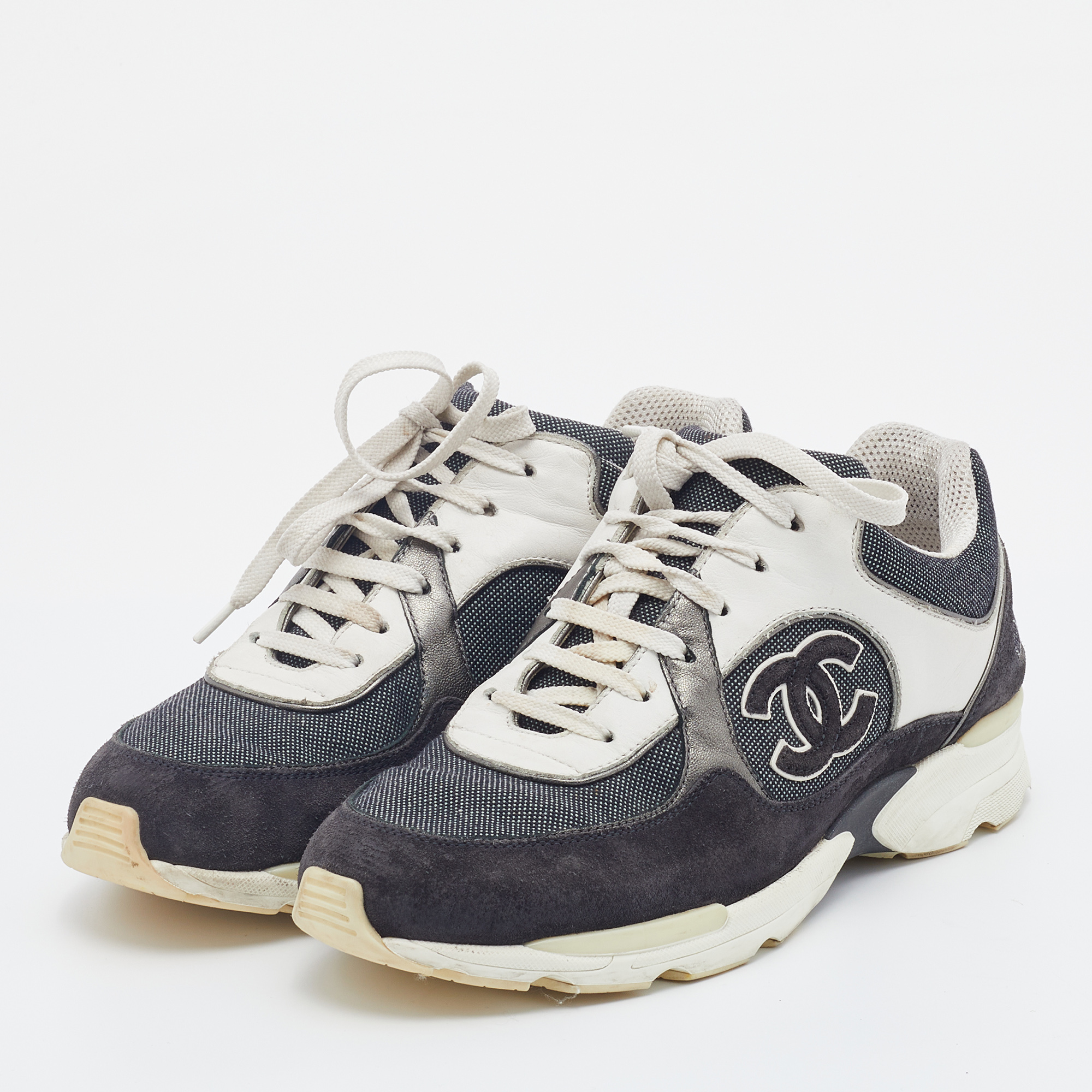 

Chanel Multicolor Suede And Leather CC Logo Low Top Sneakers Size