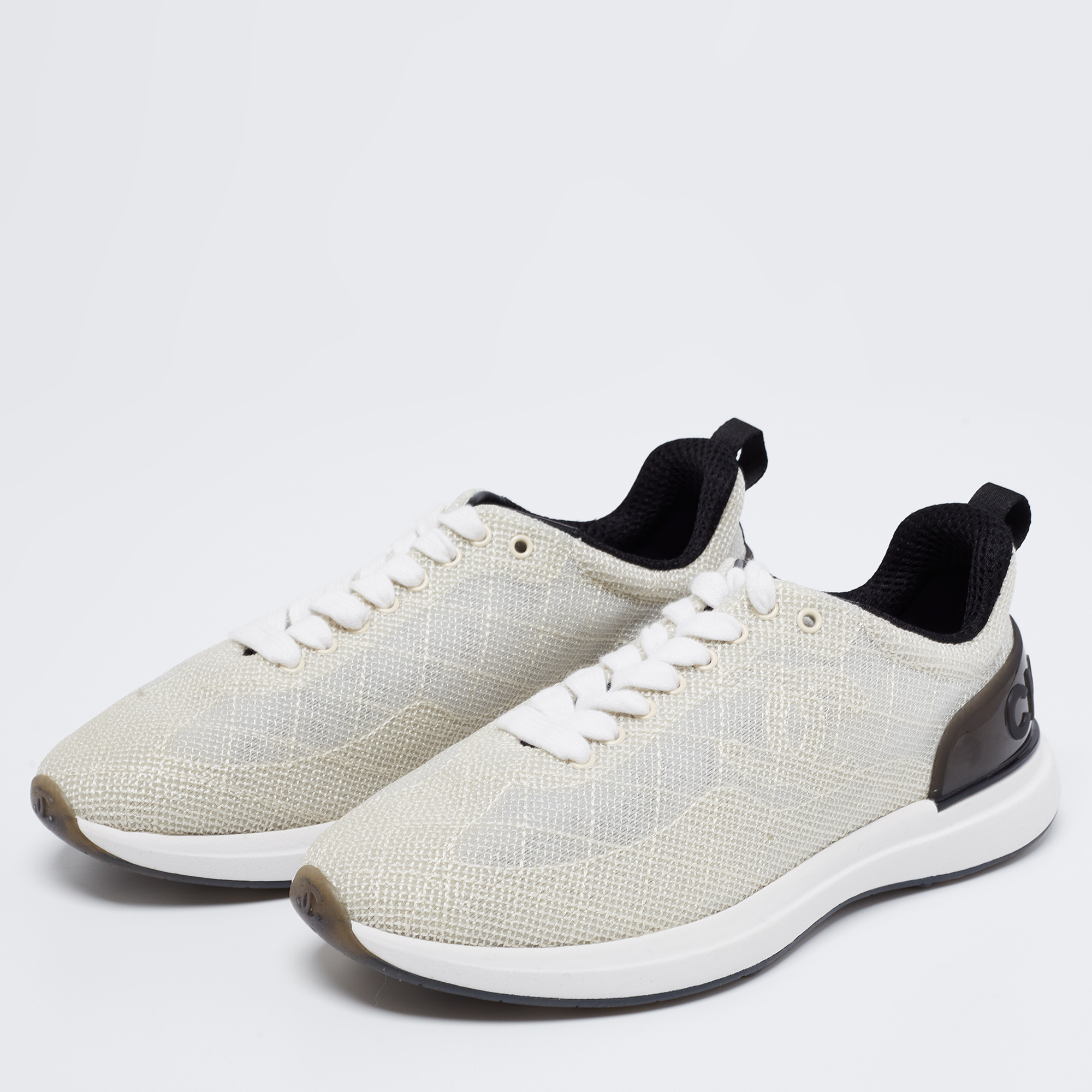 

Chanel White/Black Mesh And Fabric Low Top Sneakers Size