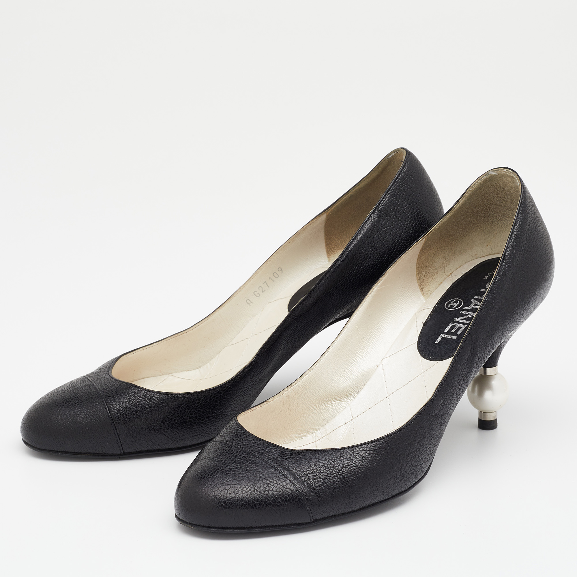 

Chanel Black Leather Faux Pearl Embellished Pumps Size