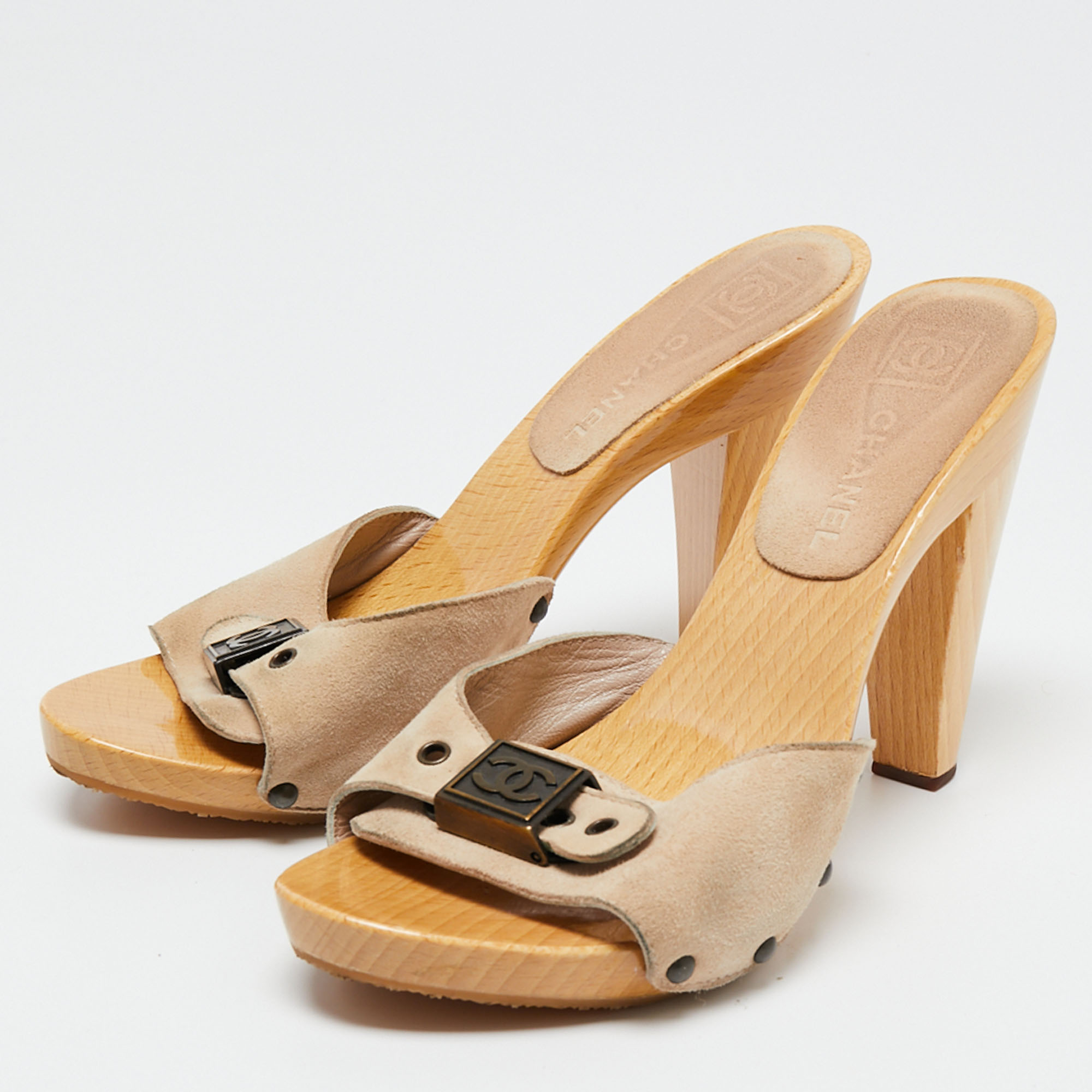

Chanel Beige Suede Clog Sandals Size