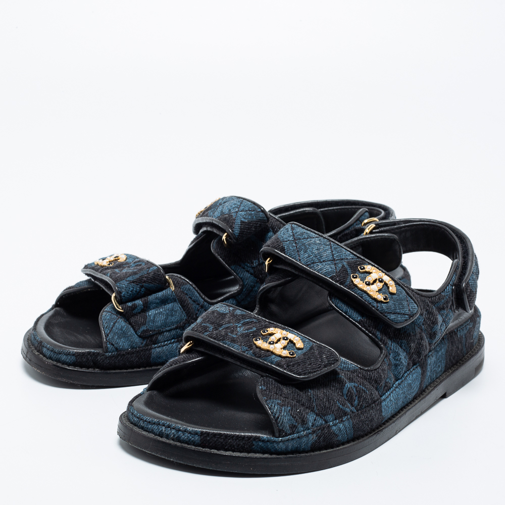 

Chanel Navy Blue/Black Printed Denim CC Logo Dad Flat Sandals Size