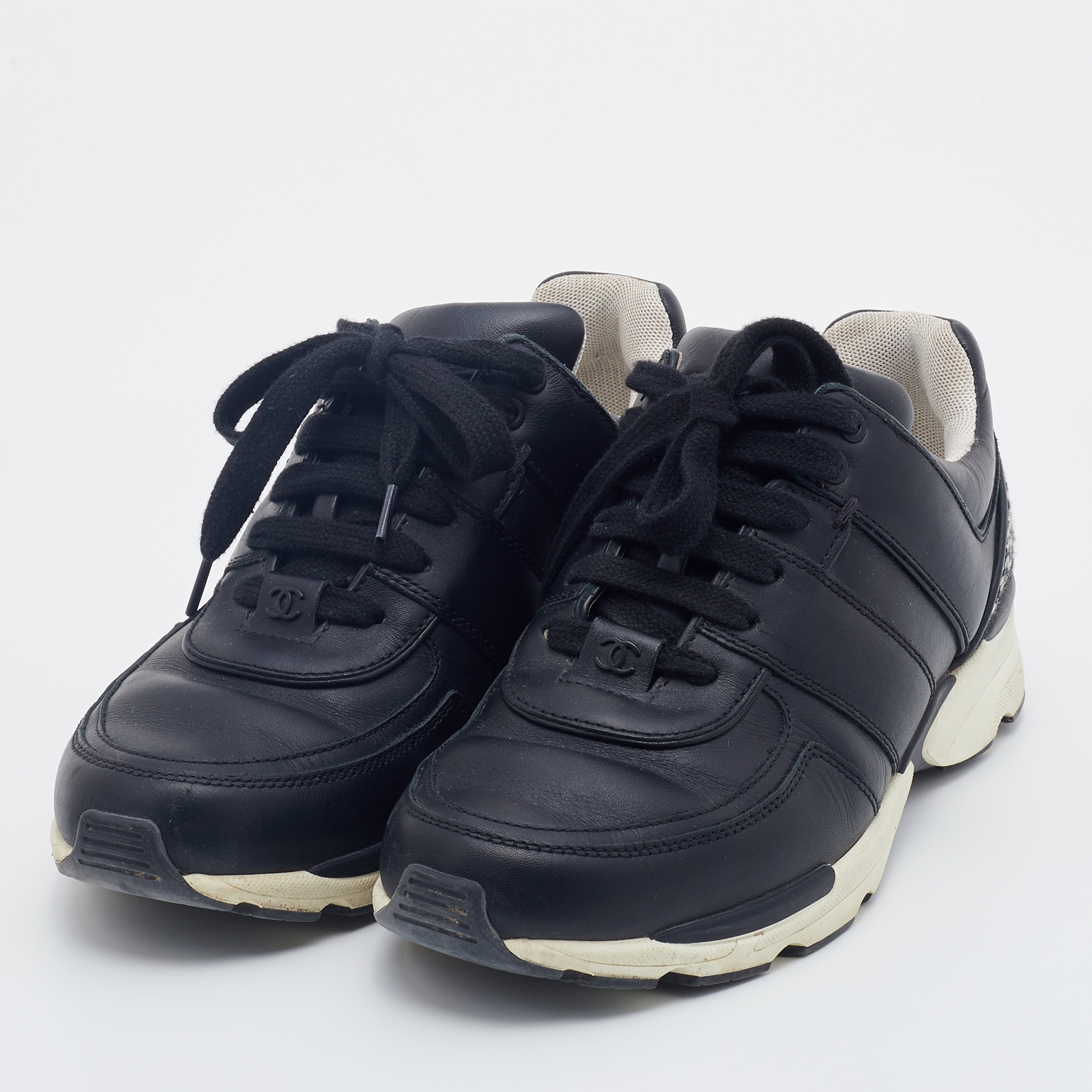 

Chanel Black Leather And Twee Cc Low Top Sneakers Size