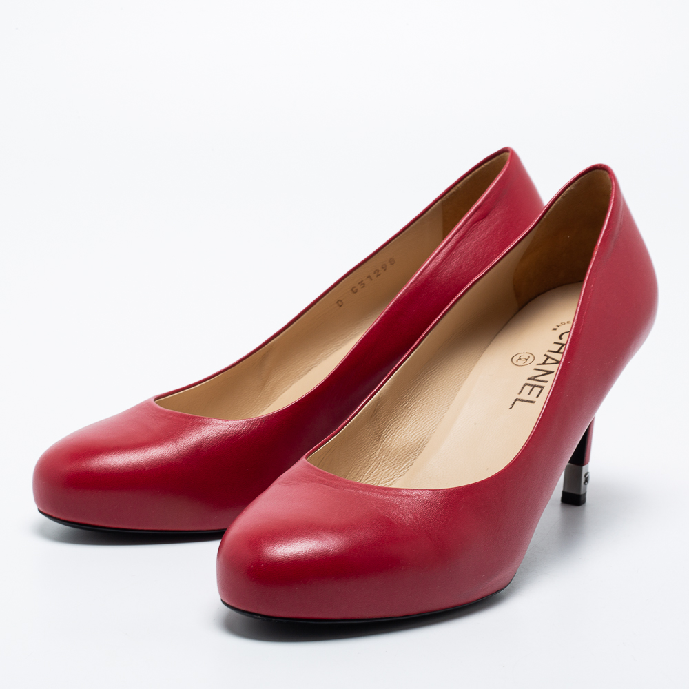

Chanel Red Leather Round Toe Pumps Size