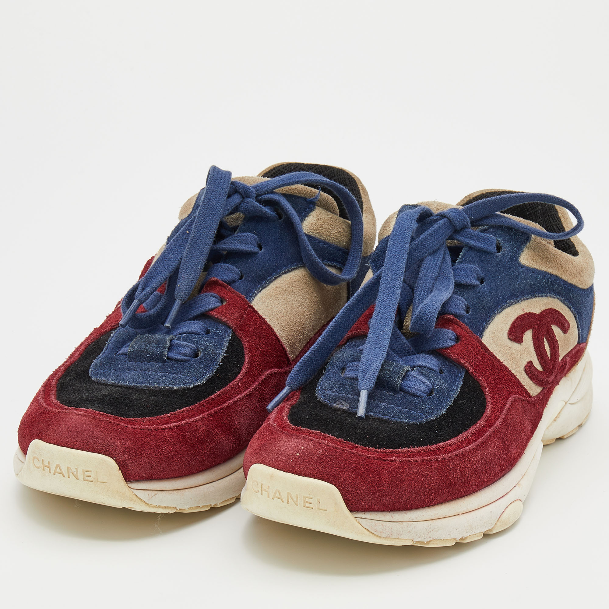 

Chanel Multicolor Suede CC Logo Low Top Sneakers Size