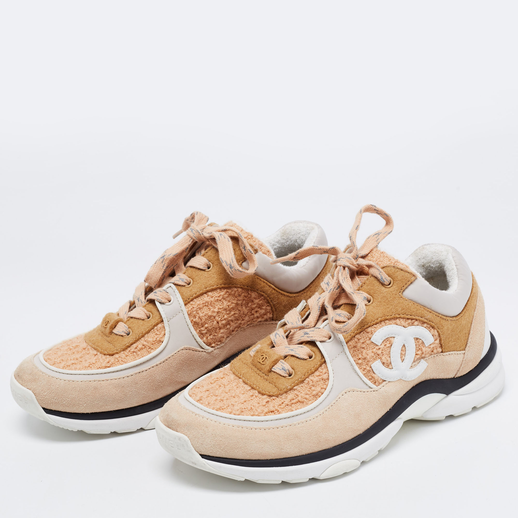 

Chanel Multicolor Tweed and Suede CC Low-Top Sneakers Size